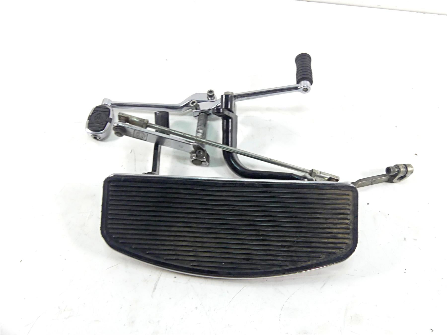 2007 Harley Touring FLHRC Road King Left Front Floorboard Shifter Set 50621-06A {{ shop.shopifyCountryName }} - Mototech271