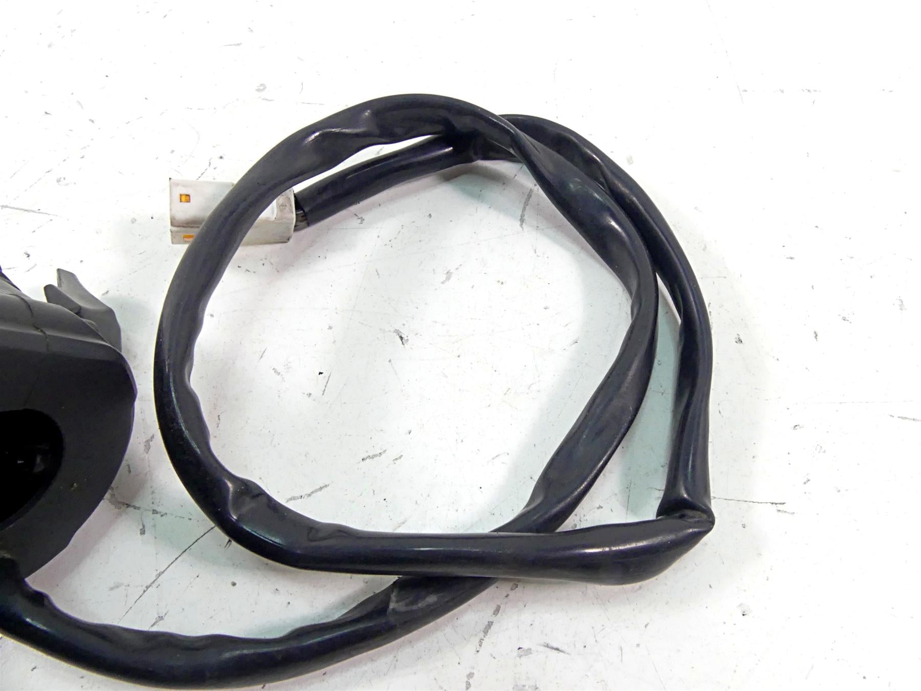2013 Ducati Diavel Red Left Hand Light Blinker Control Switch 65110112E {{ shop.shopifyCountryName }} - Mototech271