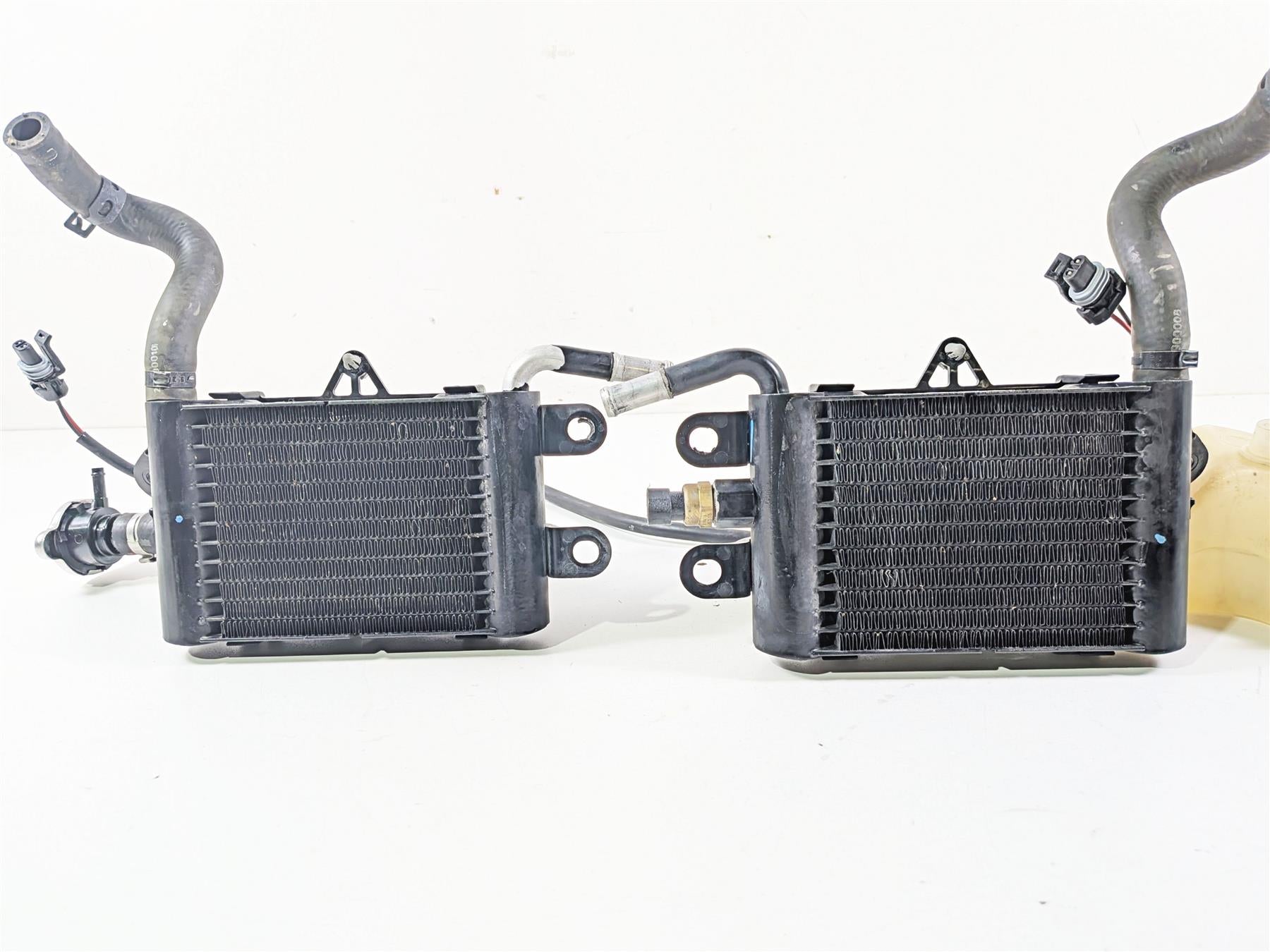 2020 Harley Touring FLTRK Road Glide Left Right Radiator Fan Set 26800004 {{ shop.shopifyCountryName }} - Mototech271