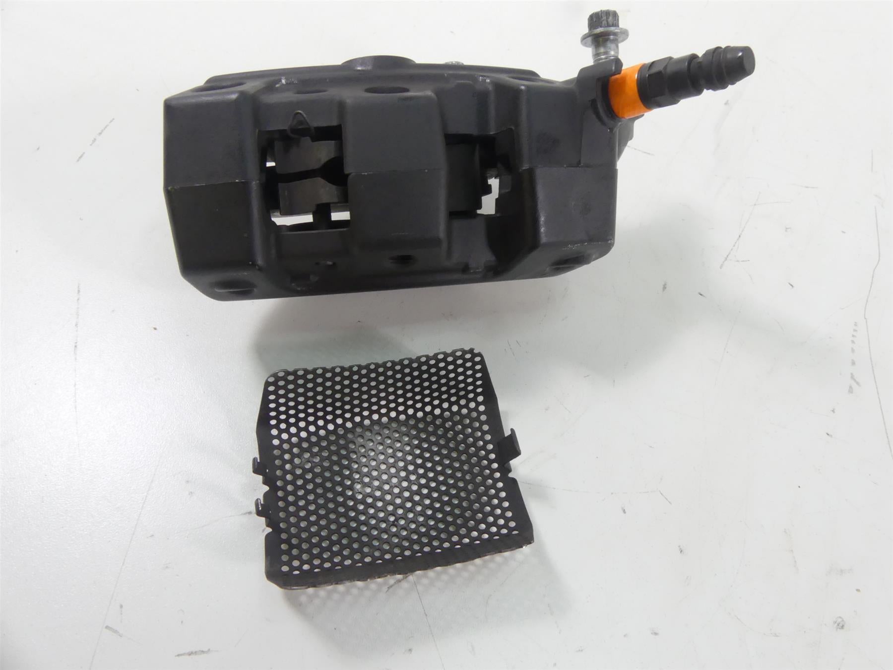 2013 Harley Davidson VRSCF Muscle Front Brake Caliper Set 44731-08 44732-08 {{ shop.shopifyCountryName }} - Mototech271