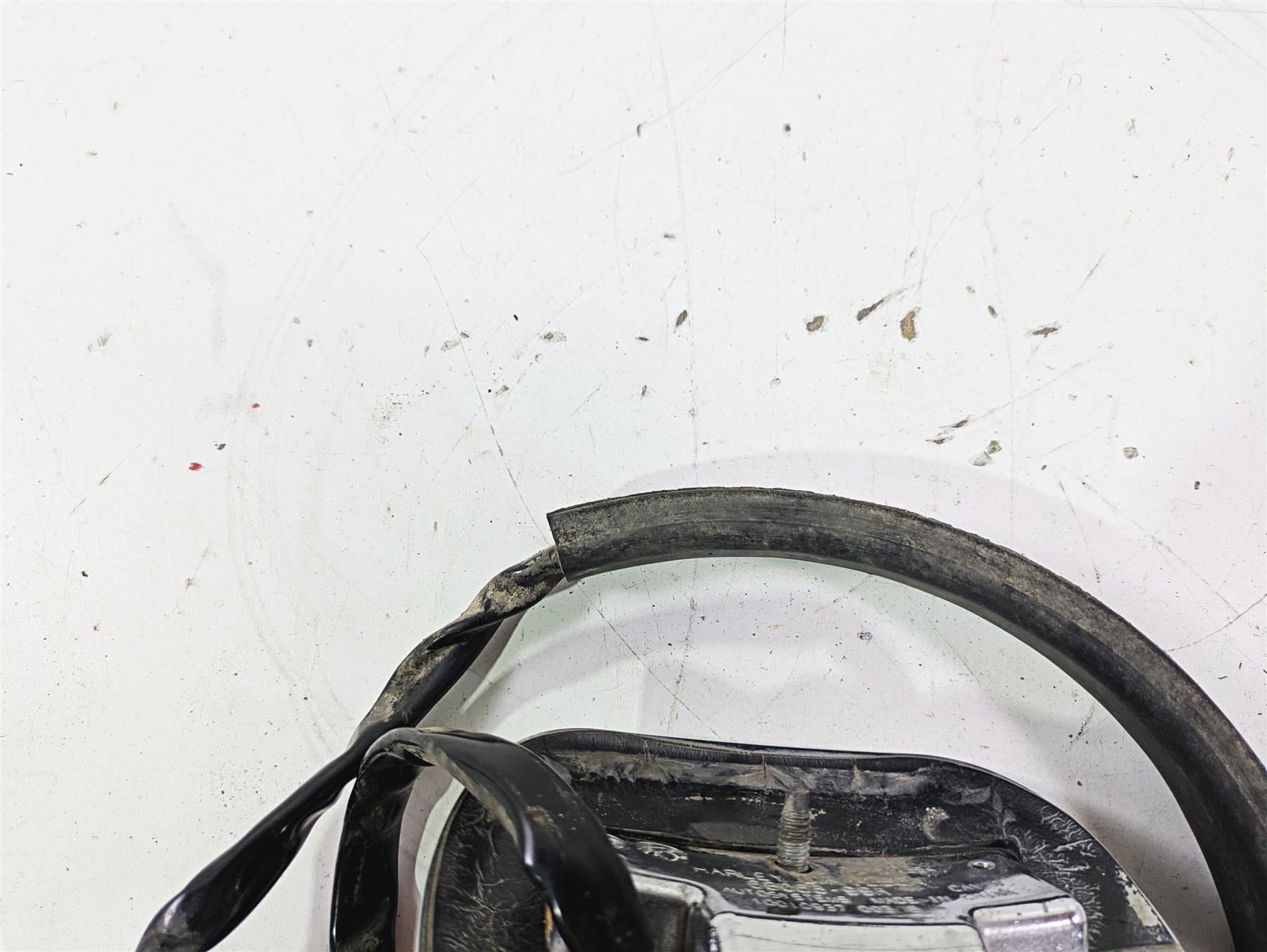 2011 Harley FXDC Dyna Super Glide Taillight Tail Light Lamp & Lens 68140-04 {{ shop.shopifyCountryName }} - Mototech271
