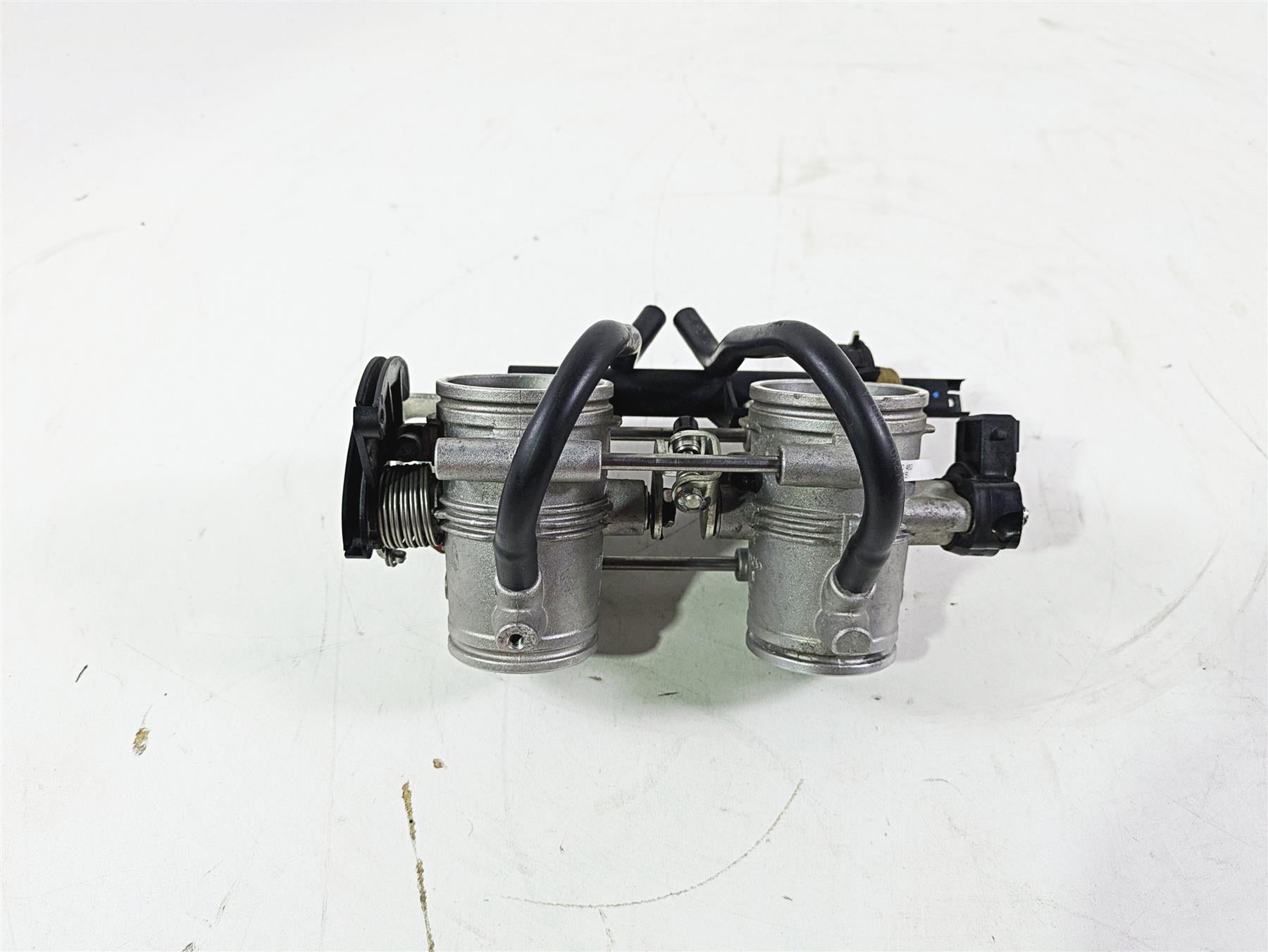 2016 BMW F800R K73 Throttle Body Bodies - Broken Fuel Rail 13548520480 {{ shop.shopifyCountryName }} - Mototech271