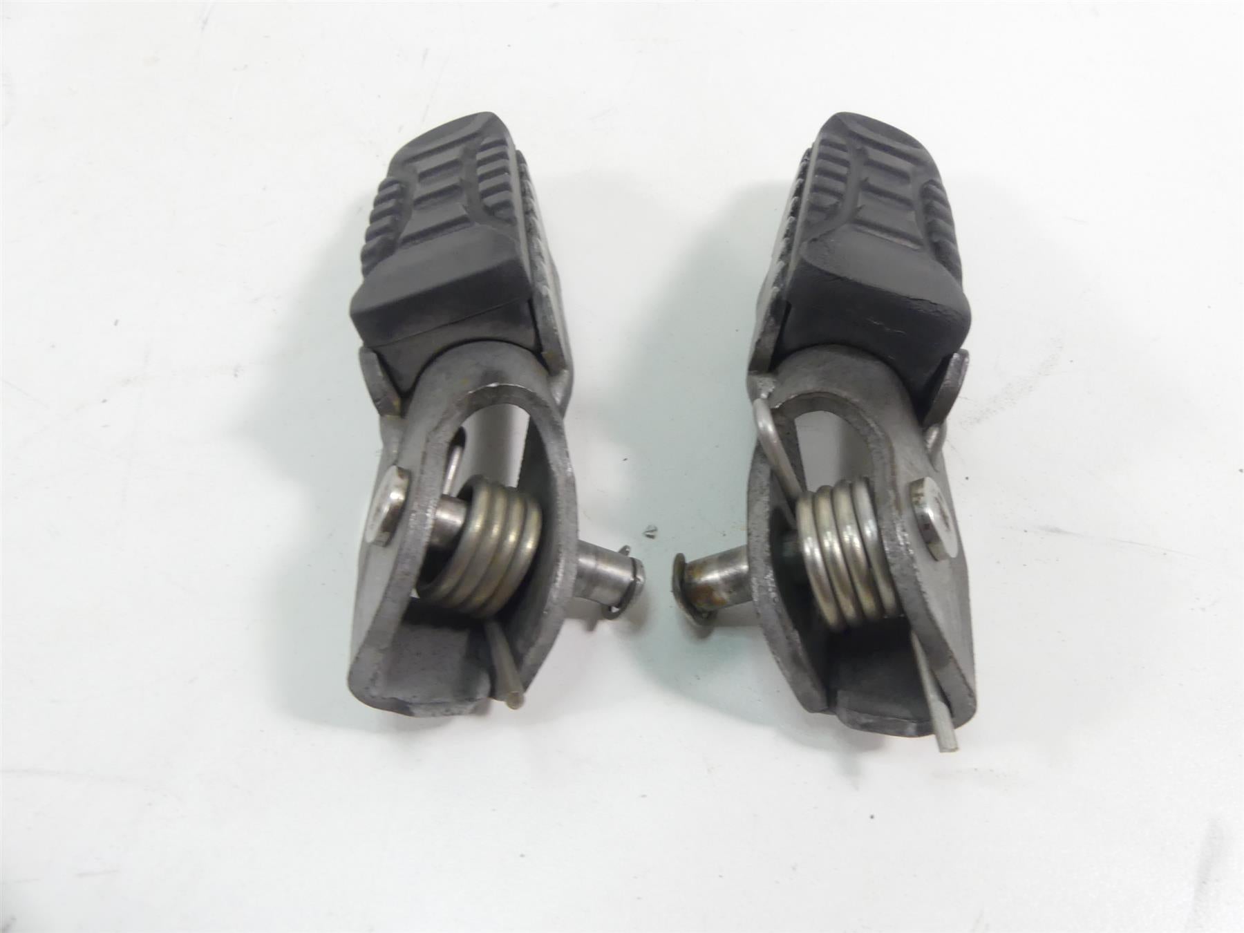 2014 BMW R1200GS K50 Front Driver Rider Footpeg Foot Peg Set 46718526739 {{ shop.shopifyCountryName }} - Mototech271