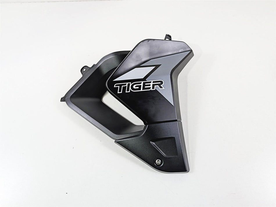 2022 Triumph Tiger 900 GT Pro Right Main Tank Fairing Cover Set T2311820 {{ shop.shopifyCountryName }} - Mototech271