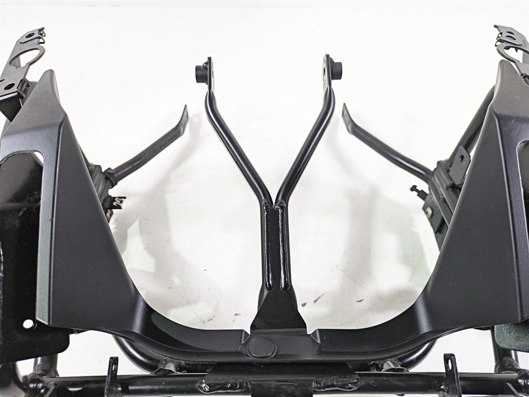2009 BMW R1200GS K255 Adv Front Fairing Bracket Stay Holder 46637701558 {{ shop.shopifyCountryName }} - Mototech271
