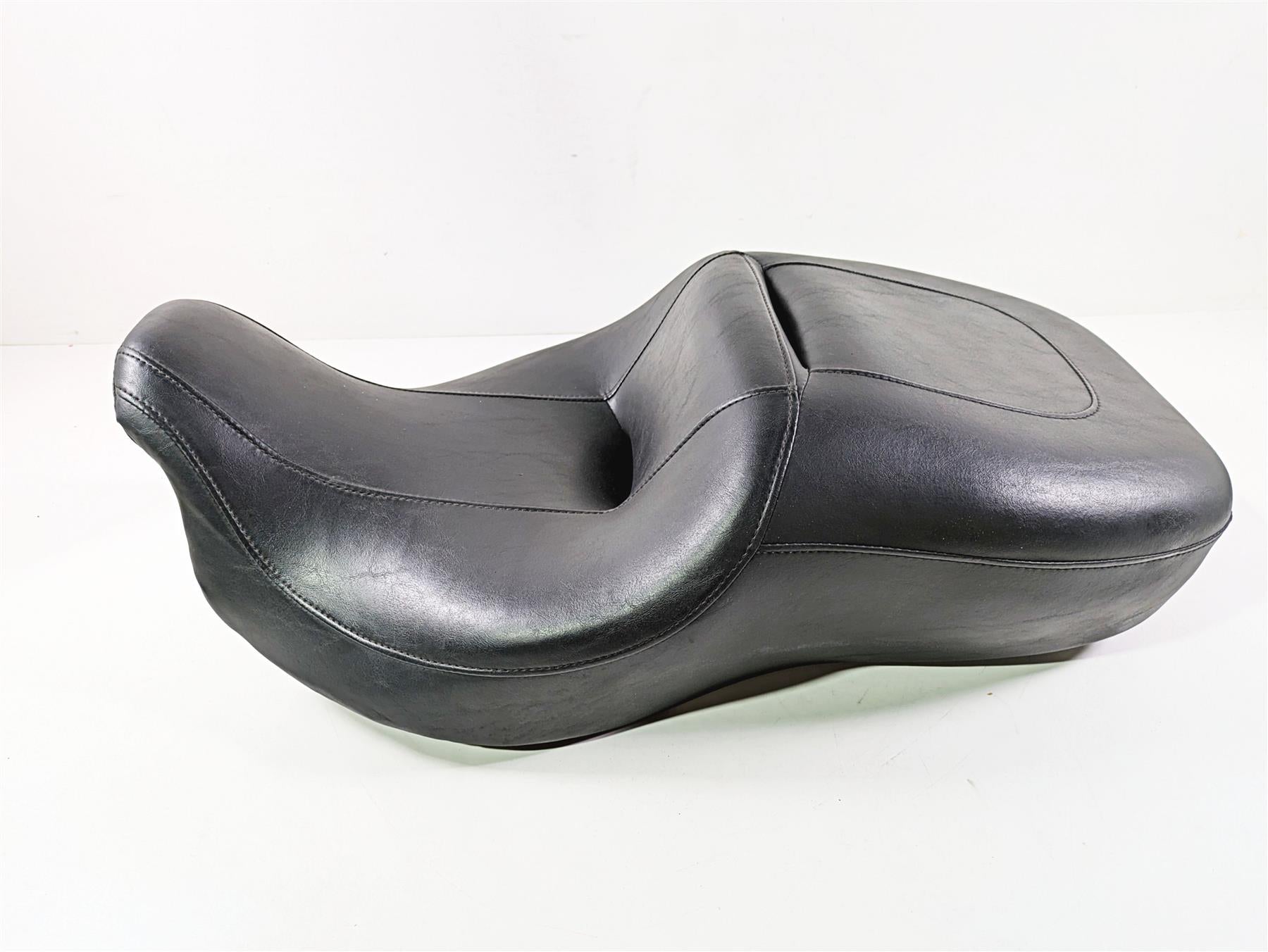 2010 Harley Touring FLHTK Electra Glide Low Seat Saddle 52164-09B {{ shop.shopifyCountryName }} - Mototech271