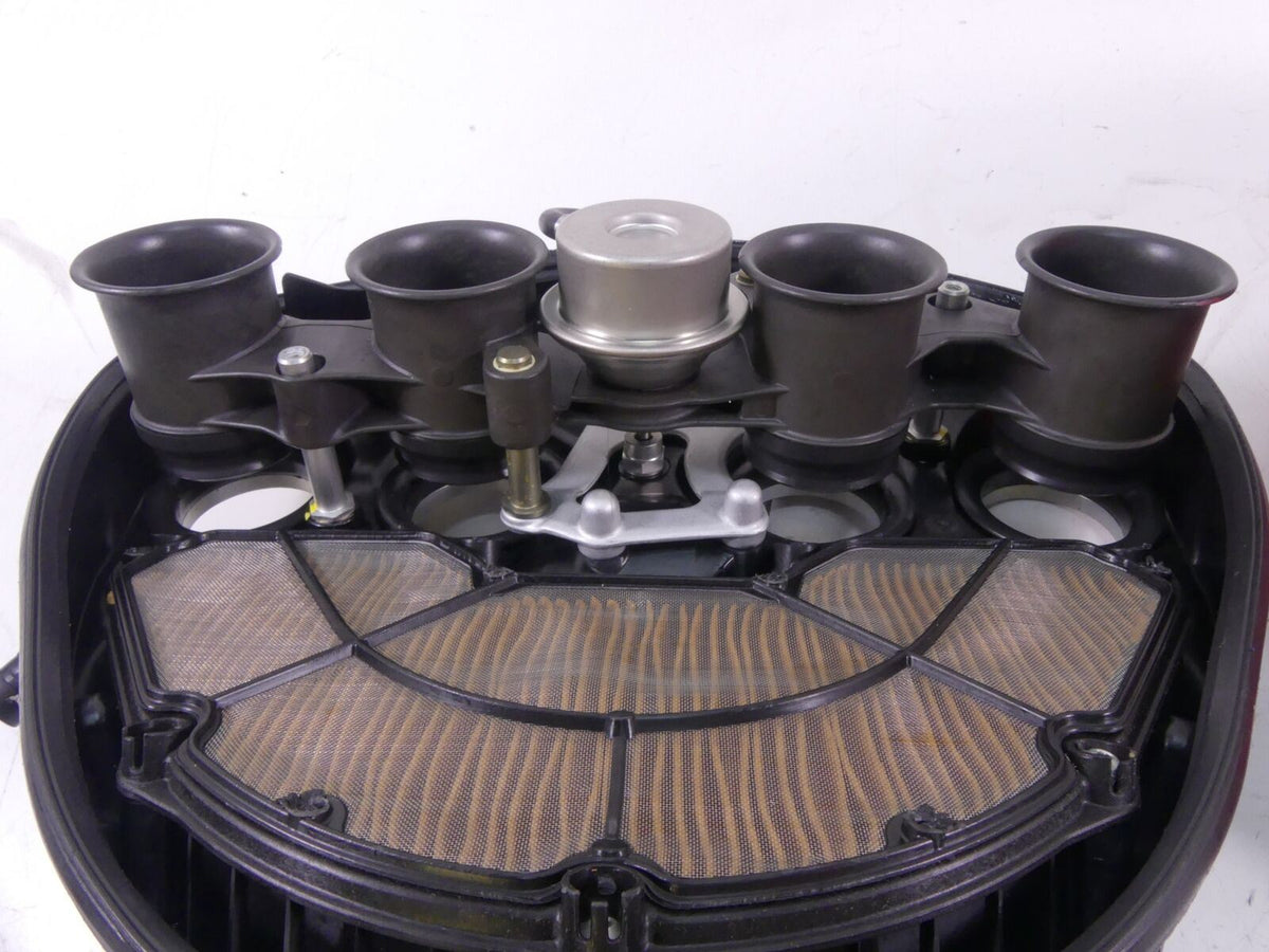 2013 Mv Agusta F4RR Air Box Velocity Stacks Filter & Cover 8000B7226 8000C2010 {{ shop.shopifyCountryName }} - Mototech271
