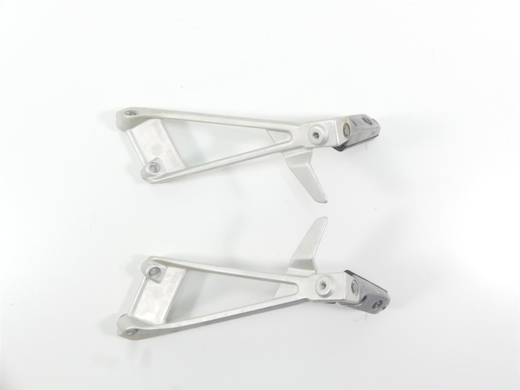 2021 Aprilia Tuono 660 Rear Passenger Footpeg Foot Rest Set 2B005206 2B005205 {{ shop.shopifyCountryName }} - Mototech271