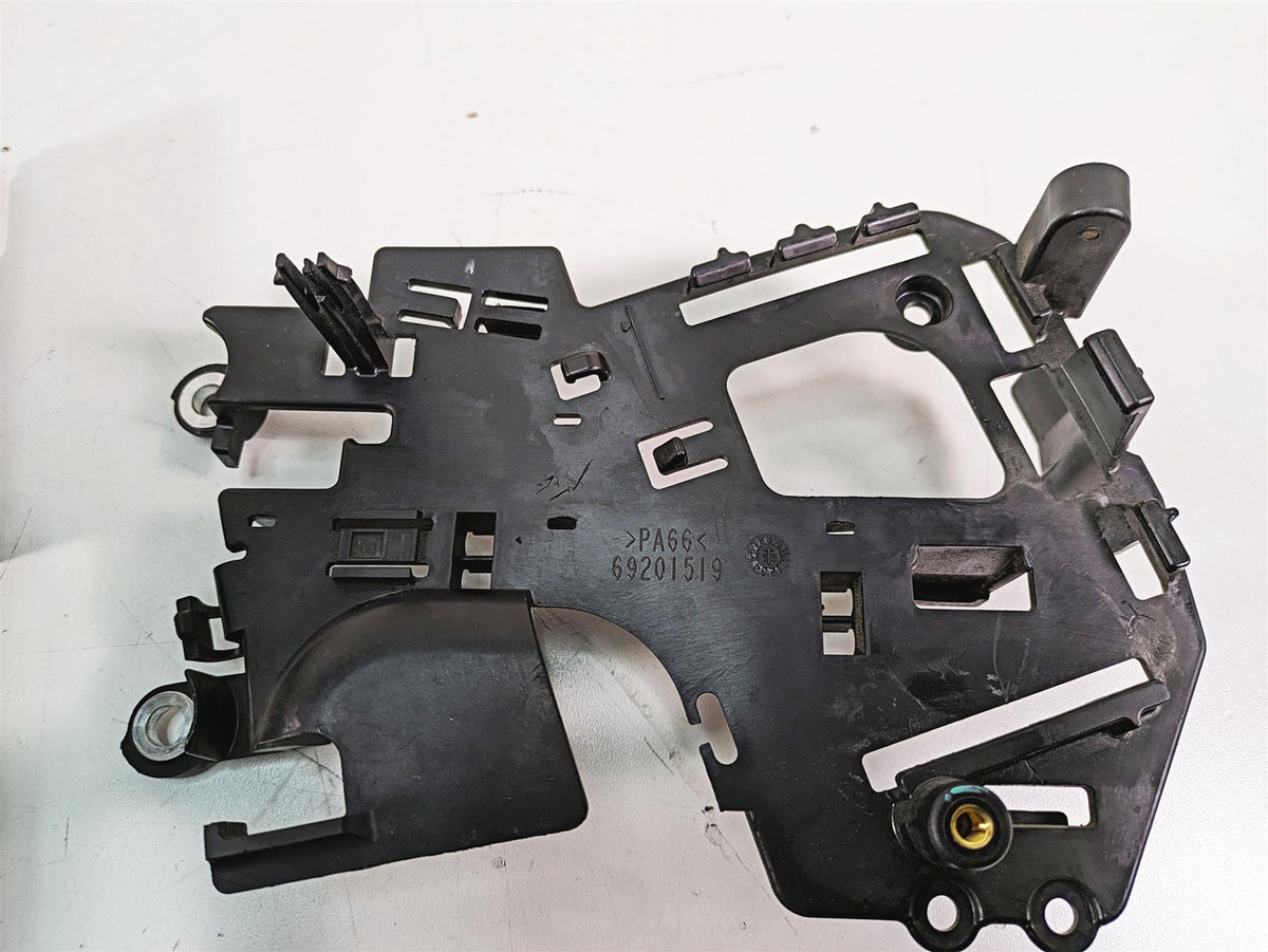 2020 Harley Softail FXBB Street Bob Electrical Carrier Plastic Set 69201632 {{ shop.shopifyCountryName }} - Mototech271