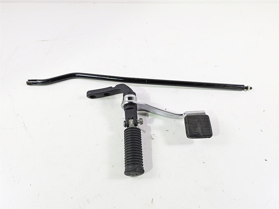 2015 Harley FXDF Dyna Fat Bob Front Right Fw Foot peg & Brake Pedal 42663-03A {{ shop.shopifyCountryName }} - Mototech271