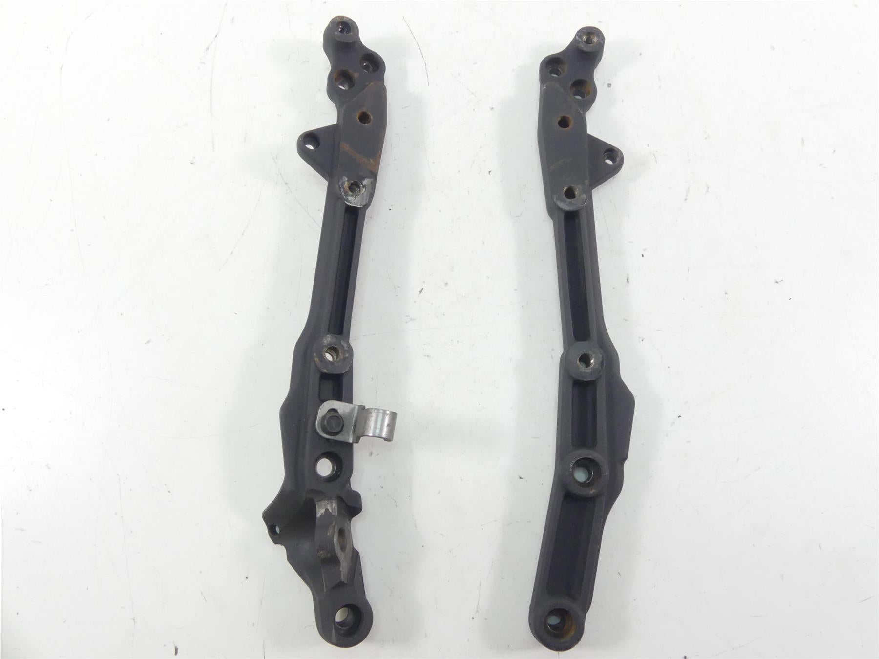 2013 Victory Cross Country Lower Engine Cradle Mounts Holder L 5137537 R 5136540 {{ shop.shopifyCountryName }} - Mototech271