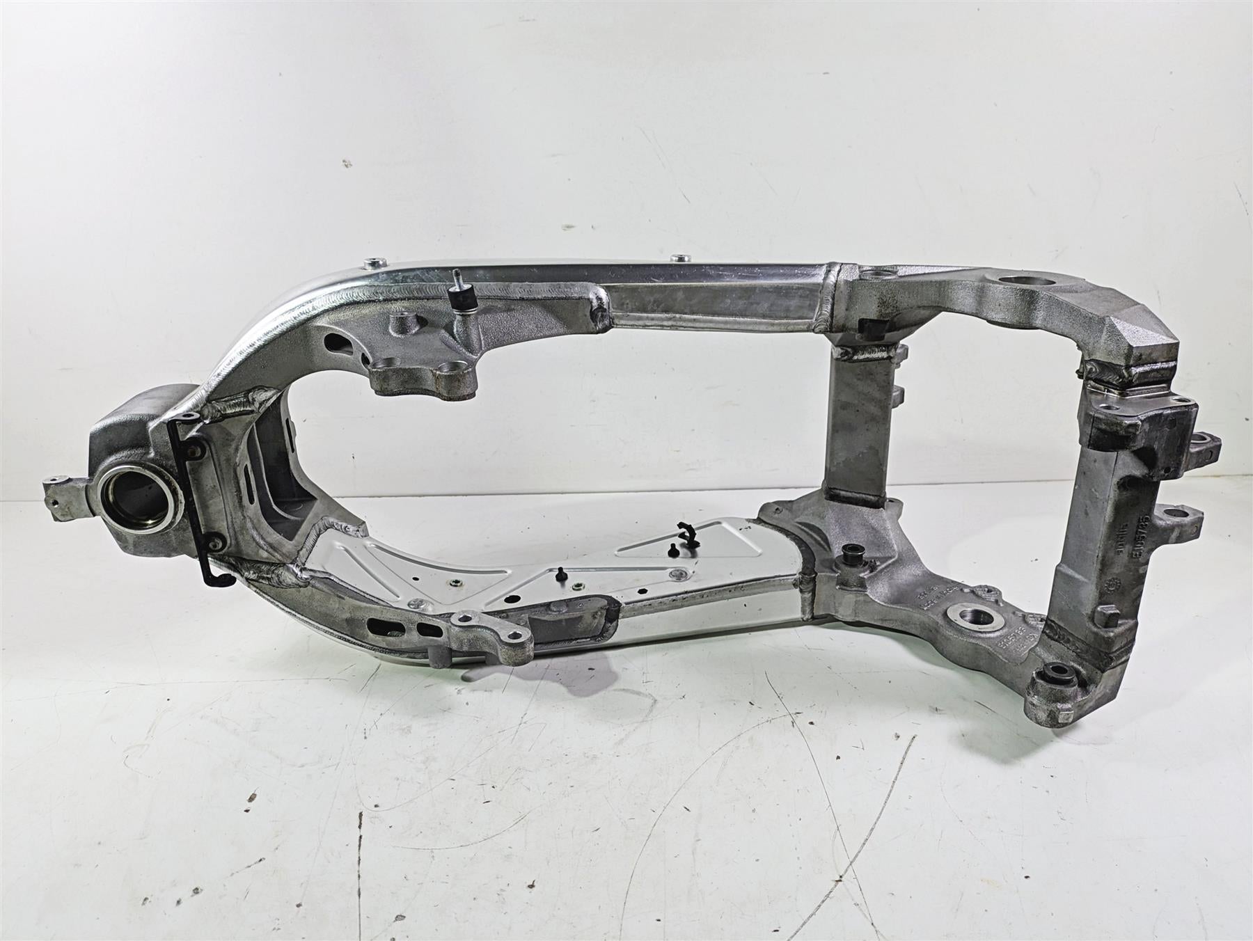 2008 Aprilia RSVR 1000 Factory Straight Main Frame Chassis Silver With Clean Mississippi Title AP8146974 {{ shop.shopifyCountryName }} - Mototech271
