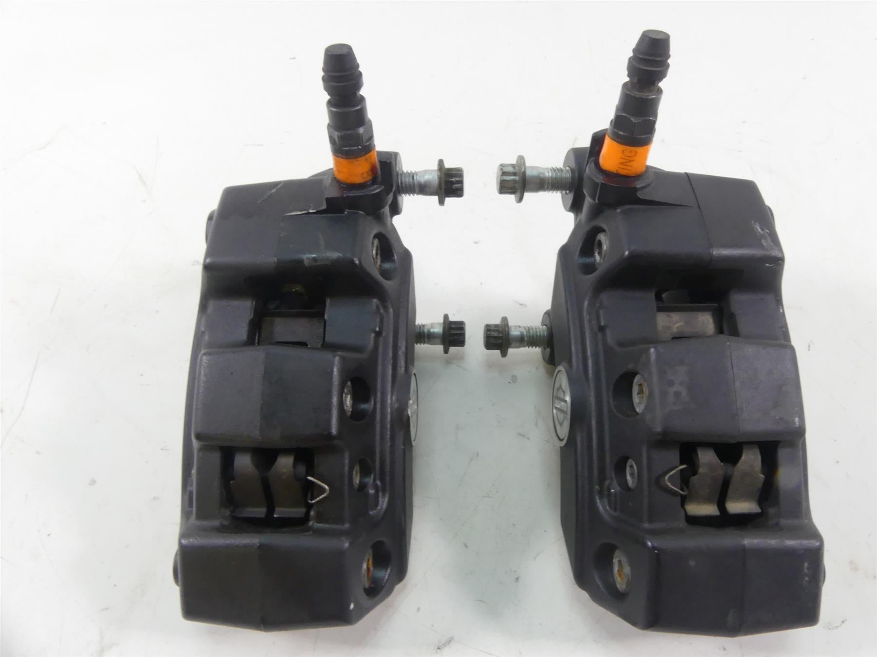 2014 Harley Touring FLHX Street Glide Front Brake Caliper Set - Read 43027-08 {{ shop.shopifyCountryName }} - Mototech271
