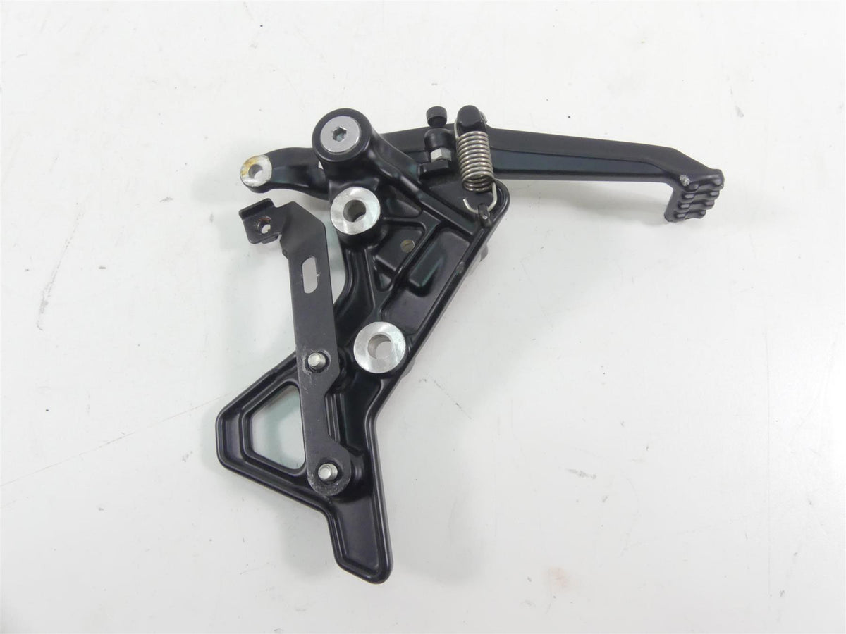 2022 Indian FTR1200 S Right Foot Peg Mount & Brake Pedal Set 5143344 3515138 {{ shop.shopifyCountryName }} - Mototech271