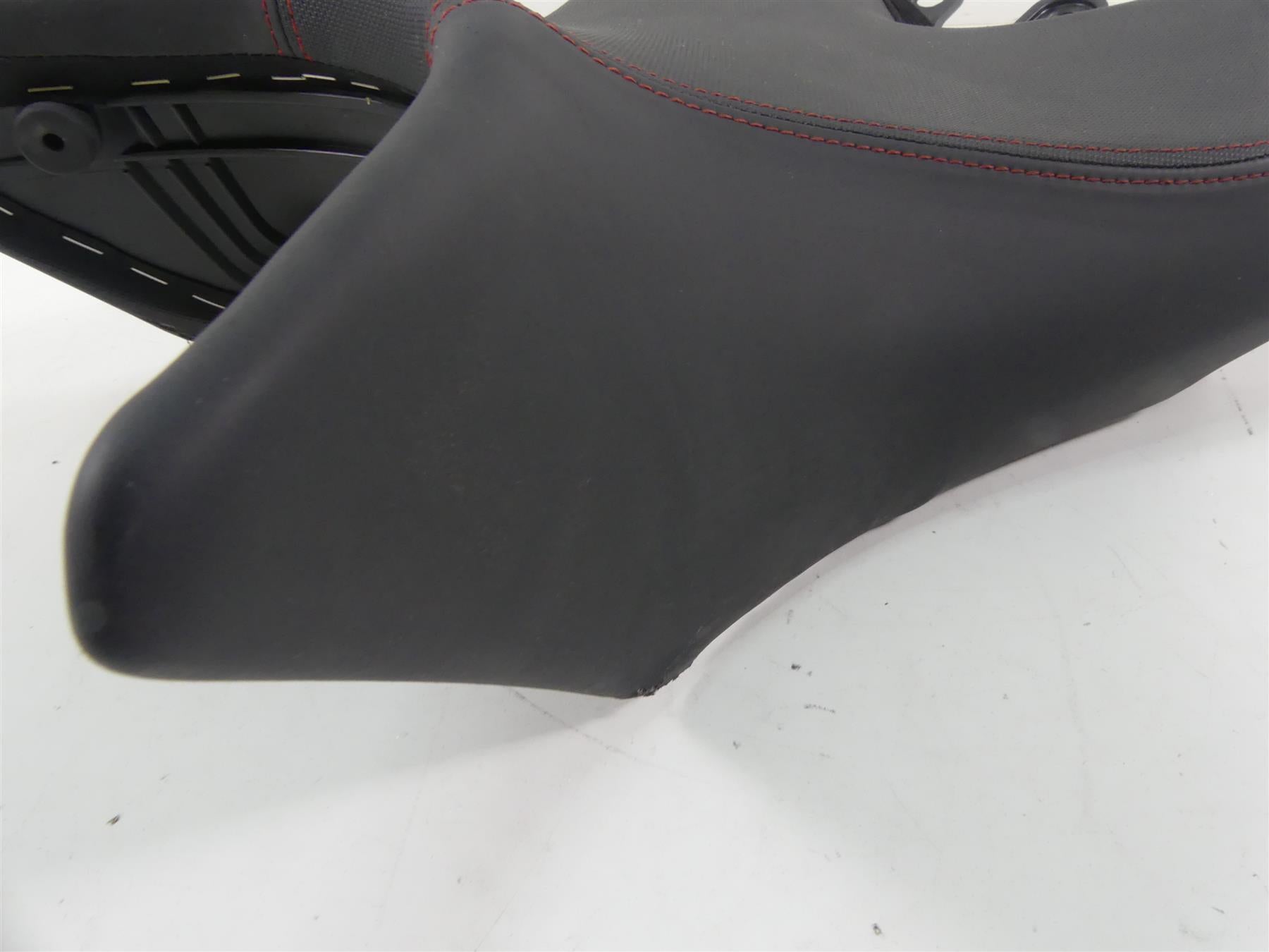 2020 Triumph Speed Triple RS 1050 Front Rider Comfort Seat Saddle -Read T2307334 {{ shop.shopifyCountryName }} - Mototech271