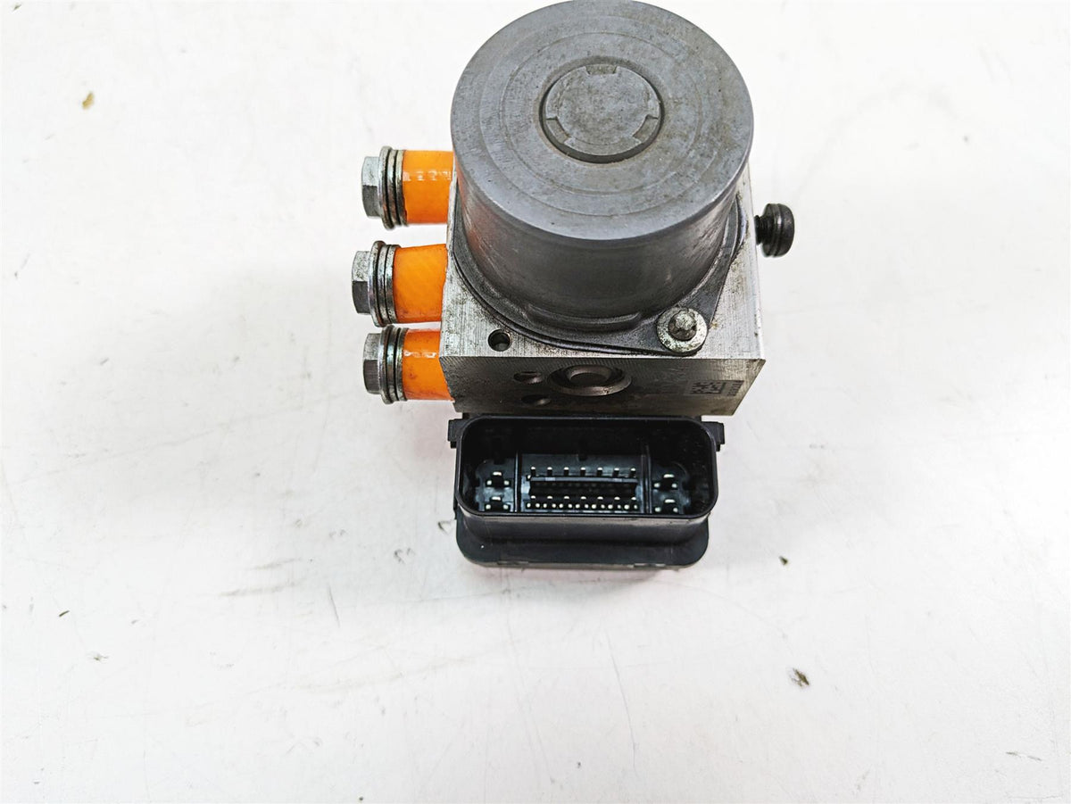 2015 Harley FXDL Dyna Low Rider Abs Brake Pump Unit Module 48341-12 {{ shop.shopifyCountryName }} - Mototech271