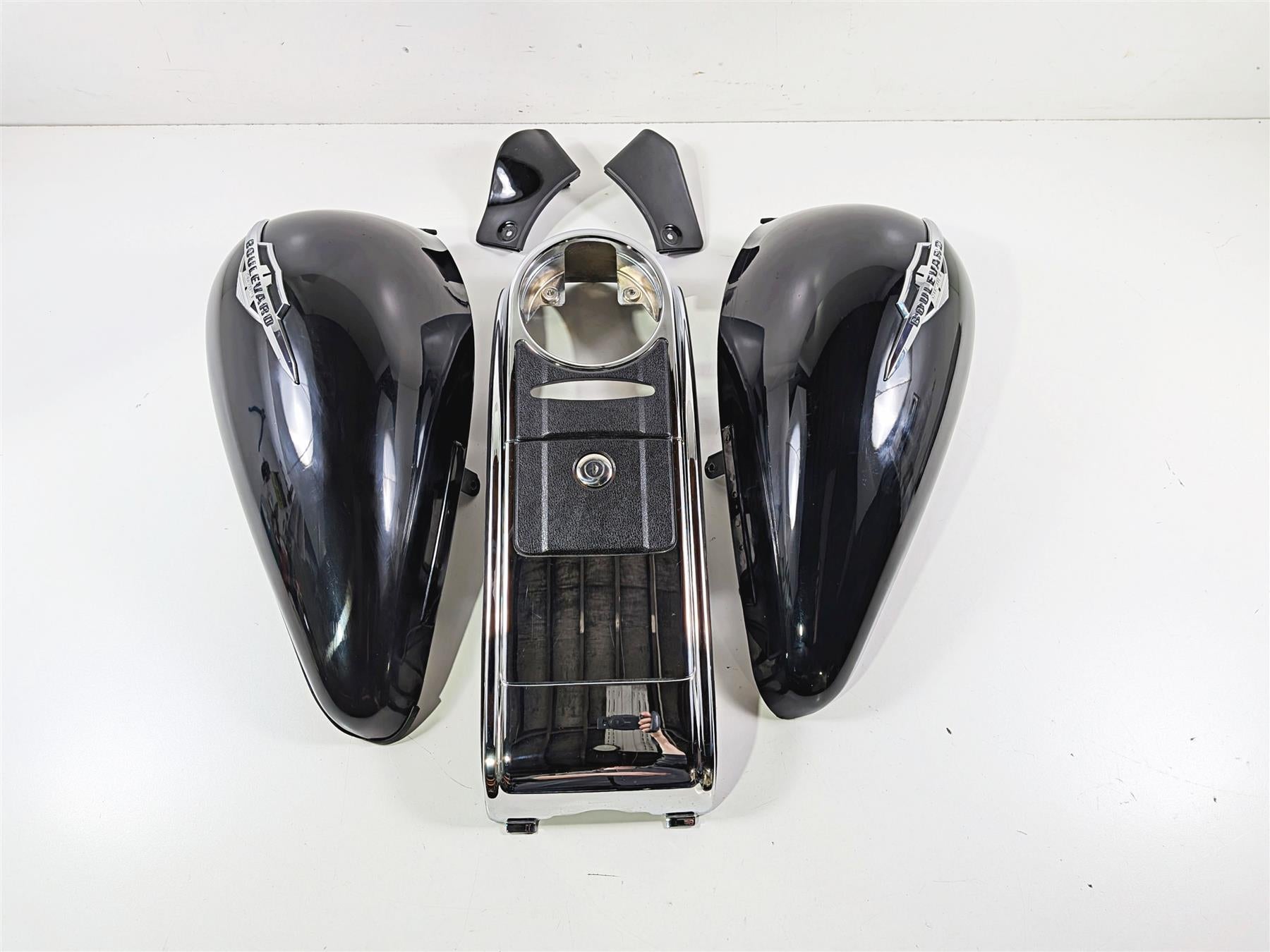 2006 Suzuki C90 VL1500T Boulevard Tank & Center Cover Fairing Set 47800-10F60 {{ shop.shopifyCountryName }} - Mototech271