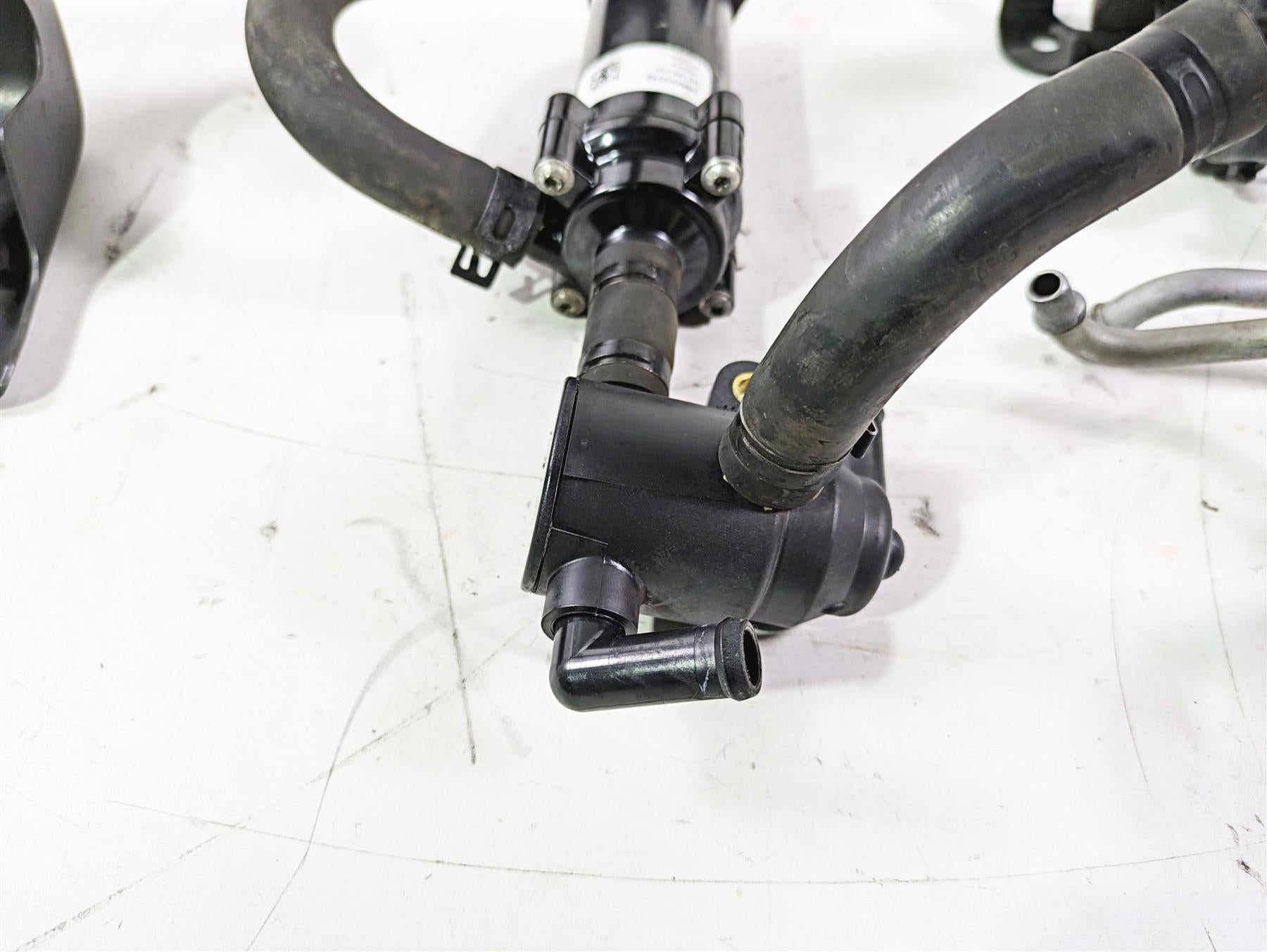 2015 Harley Touring FLHTKL E -Glide Low Water Pump & Cooling Lines Set 26600012 {{ shop.shopifyCountryName }} - Mototech271