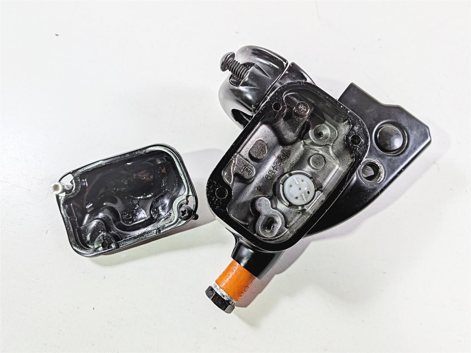 2017 Harley Touring FLHXS Street Glide Clutch Master Cylinder Black 36700128A {{ shop.shopifyCountryName }} - Mototech271