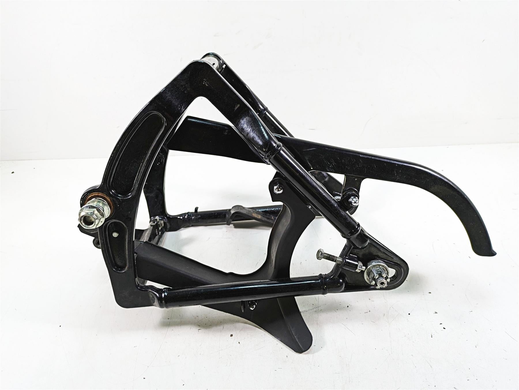2006 Harley FLSTI Softail Heritage Straight Rear Swingarm Swing Arm 47573-00A {{ shop.shopifyCountryName }} - Mototech271