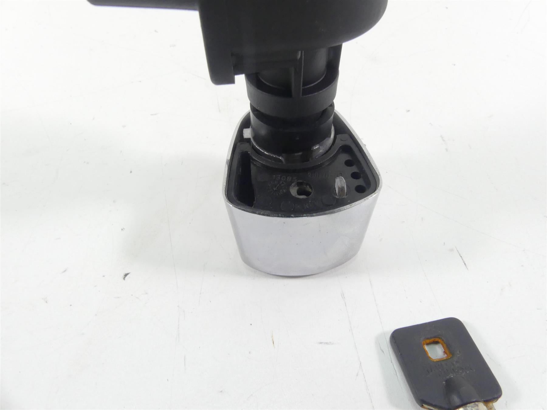 2013 Harley Touring FLHTP Electra Glide Ignition Switch Key Lock Set 71572-06 {{ shop.shopifyCountryName }} - Mototech271
