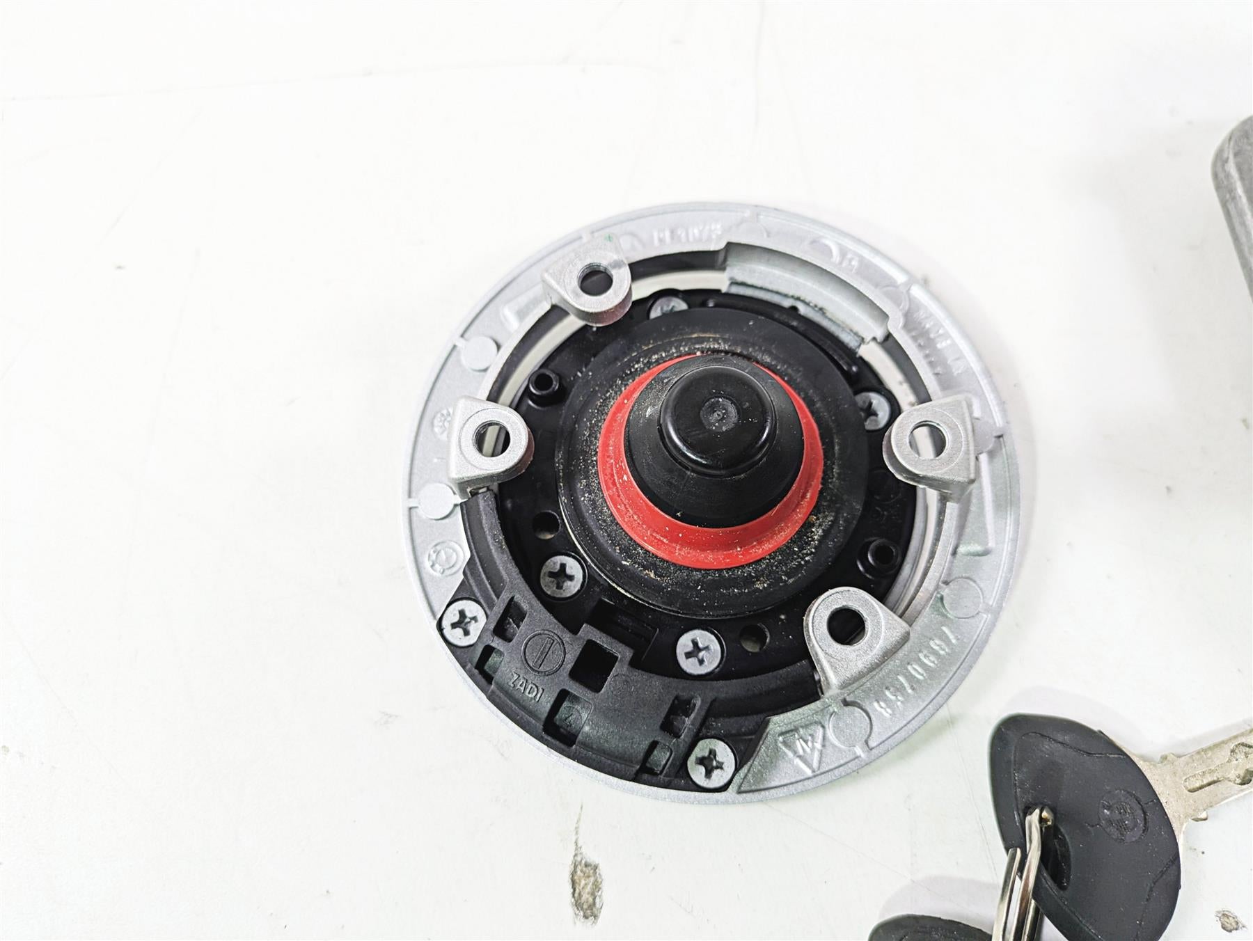 2015 BMW R nineT K21 Cdi Ecu Ecm Ignition Switch Key Set 13618521661 51257700072 {{ shop.shopifyCountryName }} - Mototech271