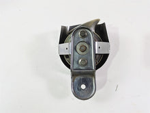 Load image into Gallery viewer, 1999 Harley Dyna FXDL Low Rider Aftermarket Horn &amp; Cover Set 61300478A 69060-90H

