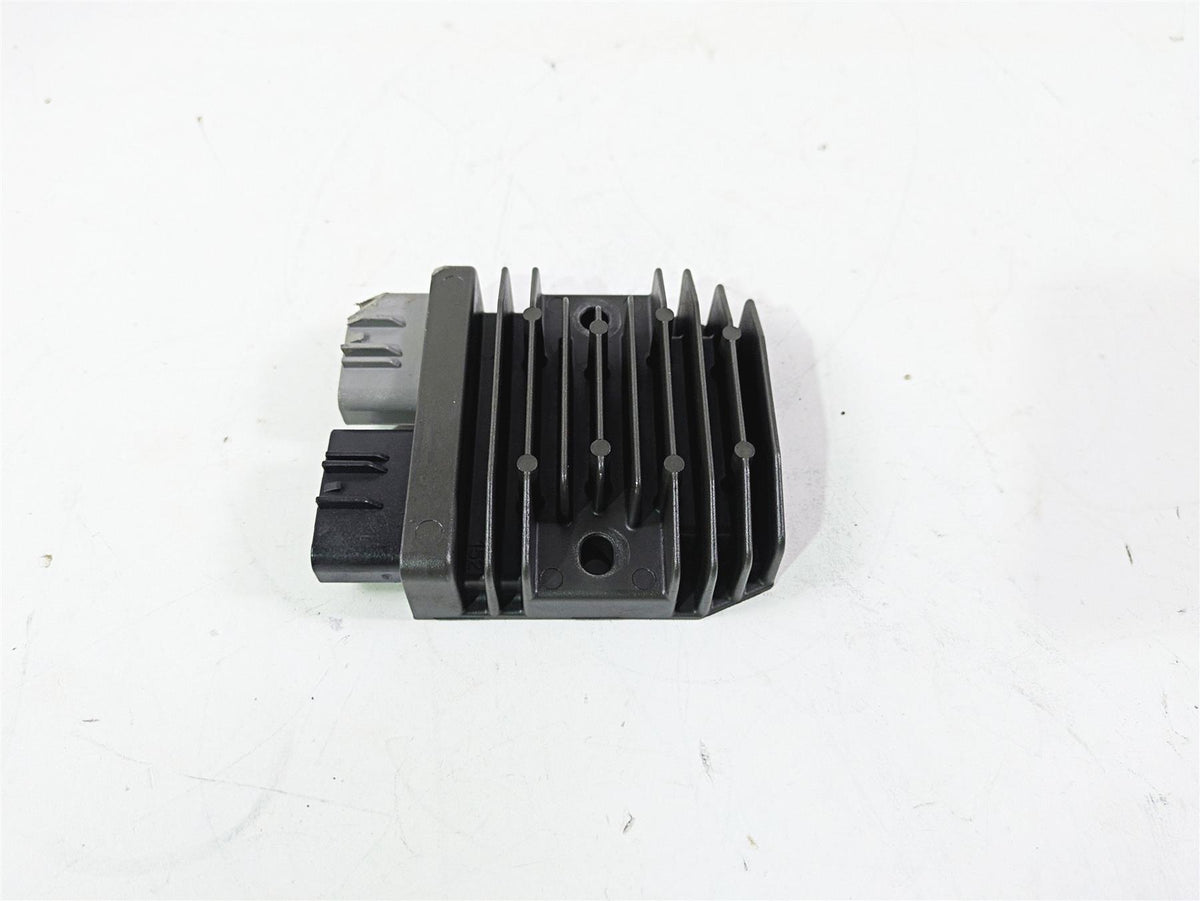 2025 Honda CBR600RR Rectifier Voltage Regulator - Read FH020AA 31600-MGZ-J01 {{ shop.shopifyCountryName }} - Mototech271