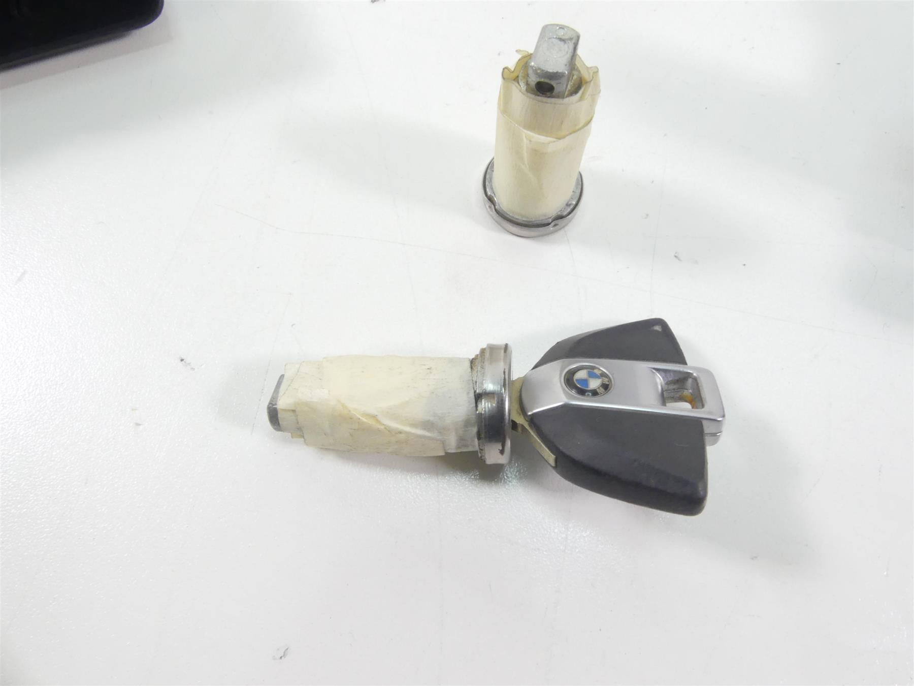 2013 BMW R1200GS GSW K50 Cdi Ecm Ecu Ignition Switch Key Lock Set 8542304 {{ shop.shopifyCountryName }} - Mototech271