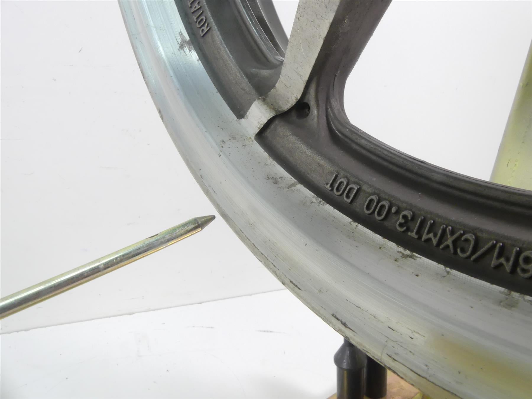 2007 Yamaha XVS1300 V-Star Straight Front Wheel Rim 16x3 5KS-25168-00-MA {{ shop.shopifyCountryName }} - Mototech271