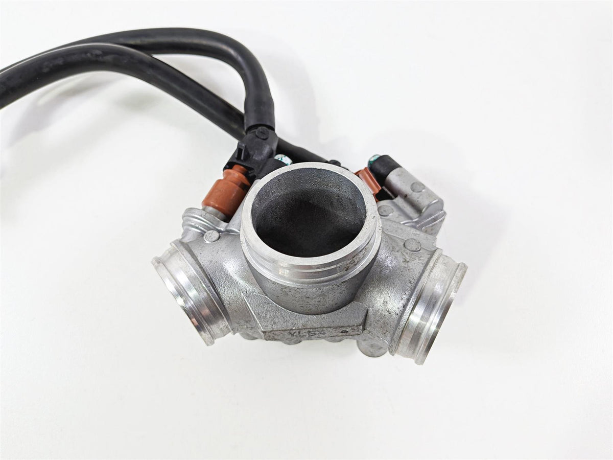 2010 Honda VT1300 CR Stateline Intake Manifold & Fuel Injectors 17111-MFR-670 {{ shop.shopifyCountryName }} - Mototech271