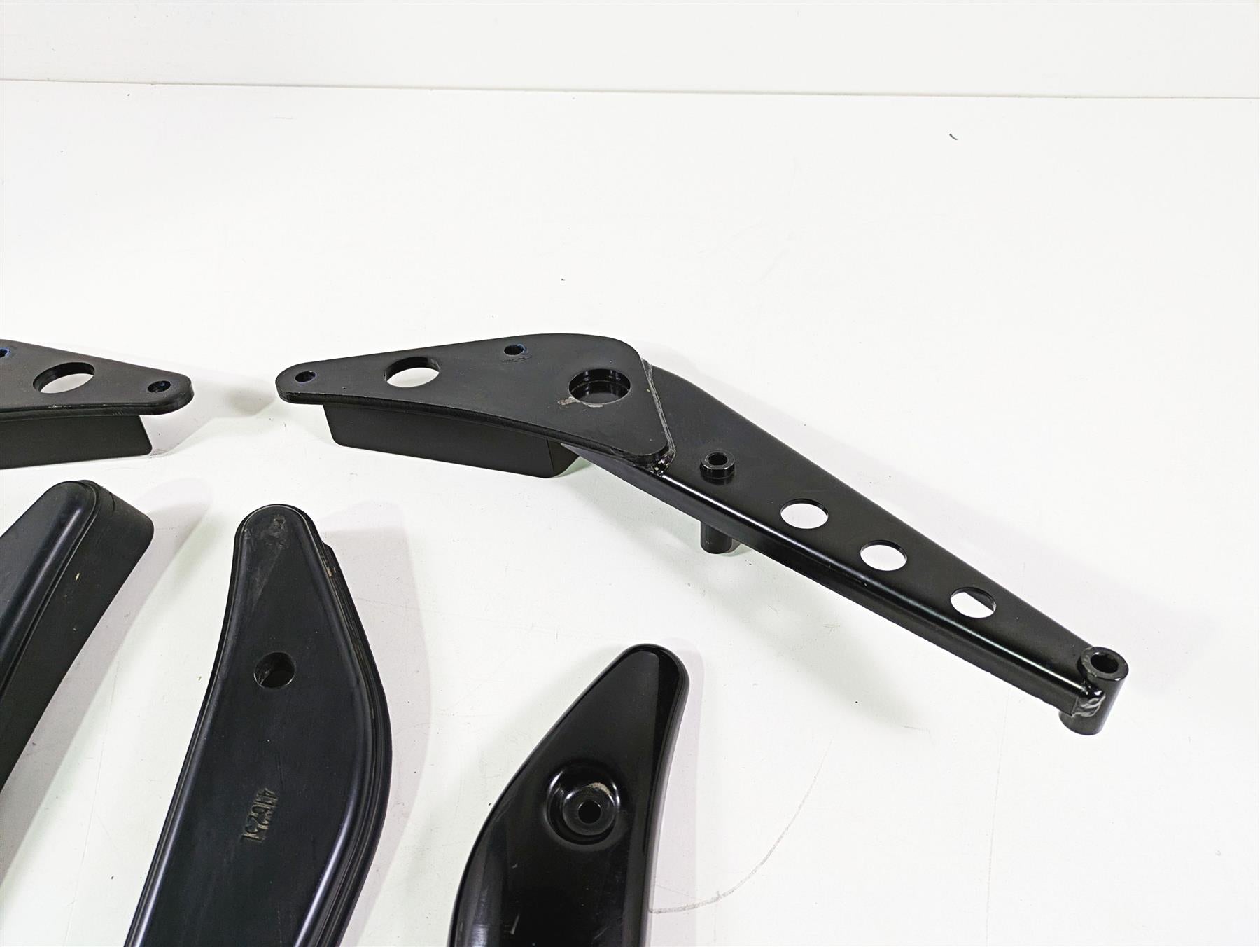 2016 Suzuki M109R VZR1800 Boulevard Rear Fender Strut Cover Set 41630-48G20 {{ shop.shopifyCountryName }} - Mototech271