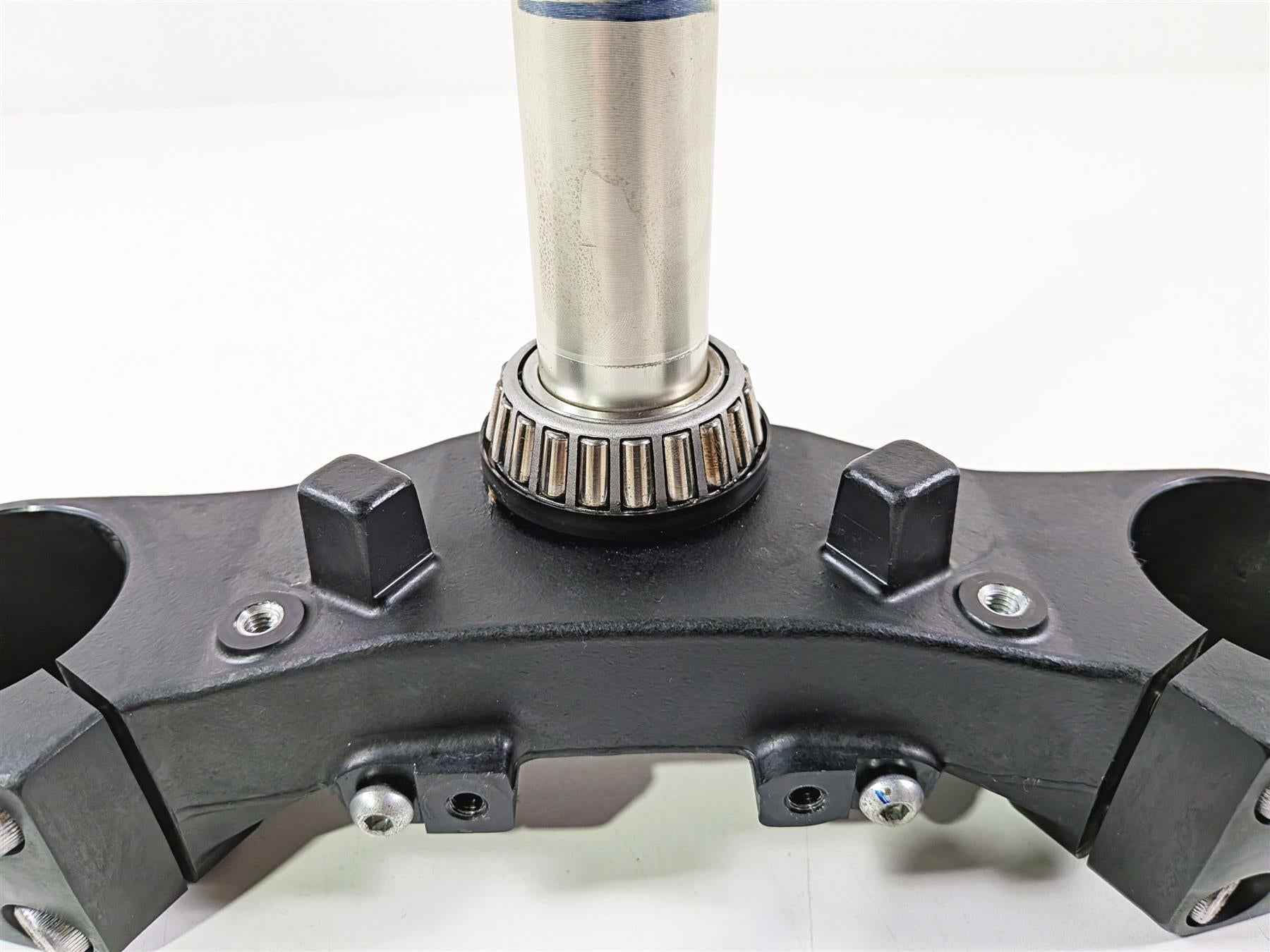 2009 Yamaha VMX17 V-Max 1700 Lower Triple Tree Steering Clamp 2S3-23340-00-00-Mototech271