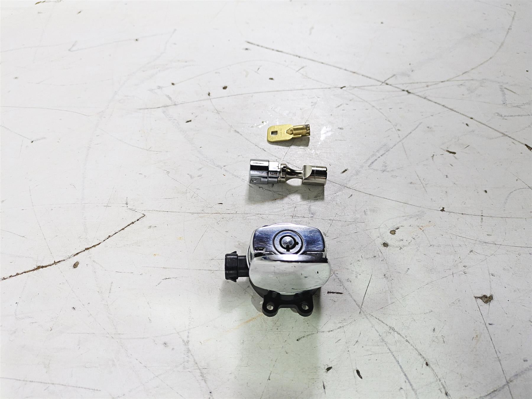 2016 Harley FLSTC Softail Heritage Ignition Switch Key Lock Set 71400076 {{ shop.shopifyCountryName }} - Mototech271