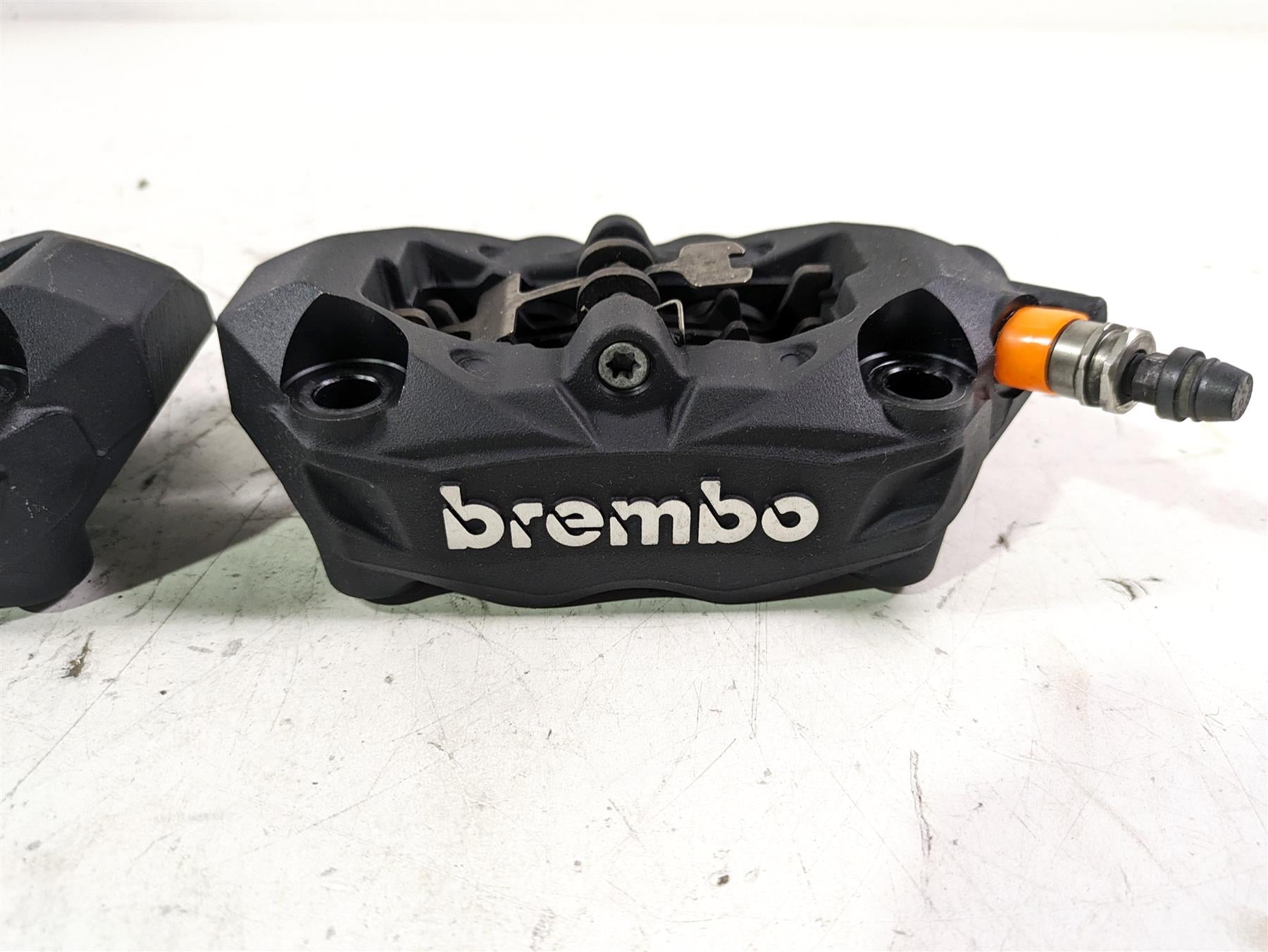 2022 BMW R1250 RT K052 Brembo Front Brake Caliper Set 34118556206 34118556205 {{ shop.shopifyCountryName }} - Mototech271