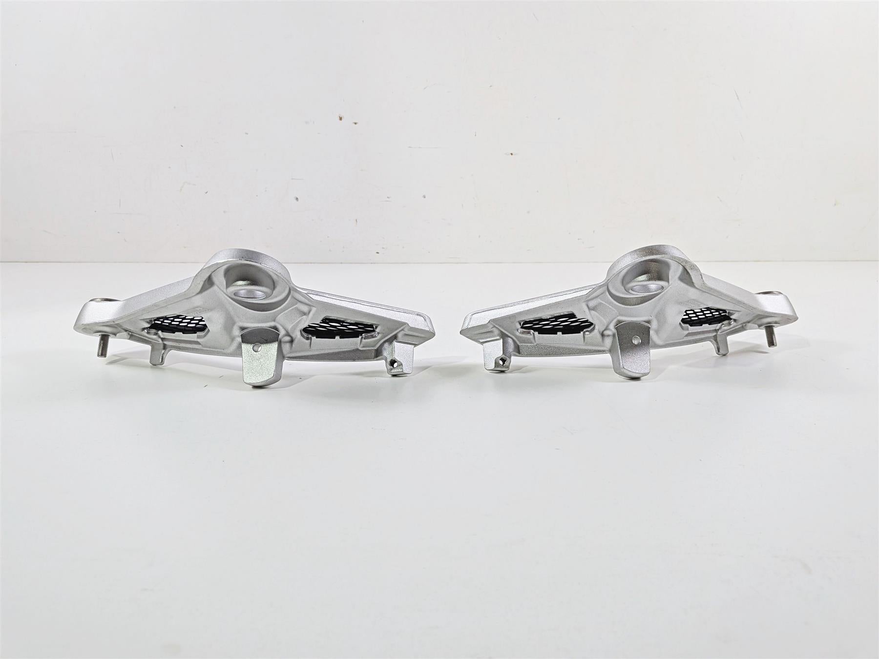 2023 BMW R nineT Scrambler K23 Rider Seat Support Mount Set 46638531189 {{ shop.shopifyCountryName }} - Mototech271