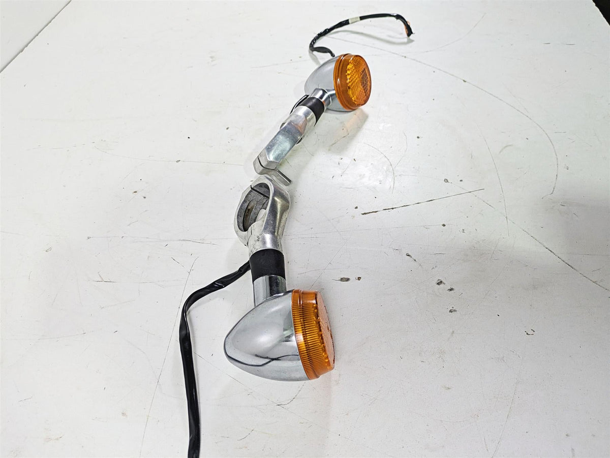 2002 Honda V-Twin VTX1800 C Front Blinker Turn Signal Set 33400-MBH-672 {{ shop.shopifyCountryName }} - Mototech271