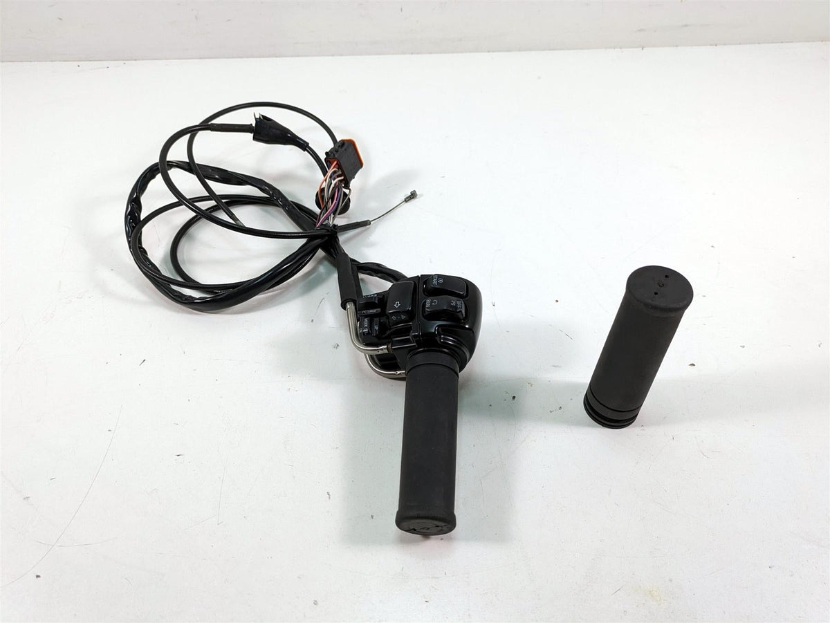 2006 Harley Touring FLHTCUI Electra Glide Right Hand Control Switch 71684-06A {{ shop.shopifyCountryName }} - Mototech271