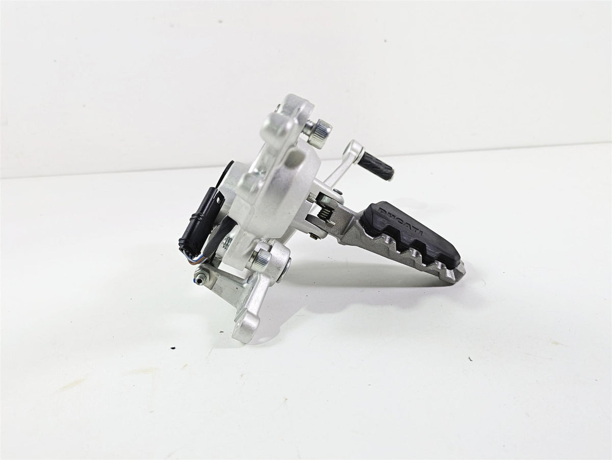 2022 Ducati Hypermotard 950 Right Footpeg Bracket Brake Pedal Set 82413581AB {{ shop.shopifyCountryName }} - Mototech271