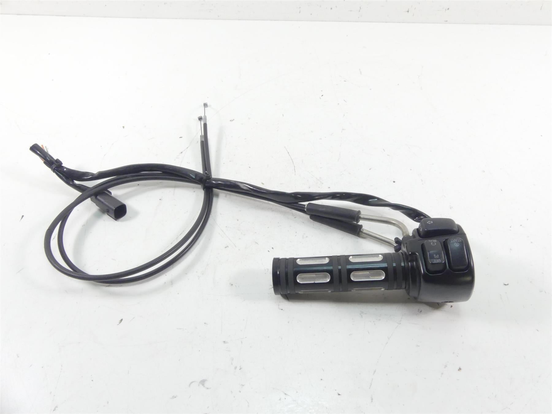 2012 Harley VRSCF Muscle Rod Right Hand Throttle Control Switch - Read 71684-06A {{ shop.shopifyCountryName }} - Mototech271