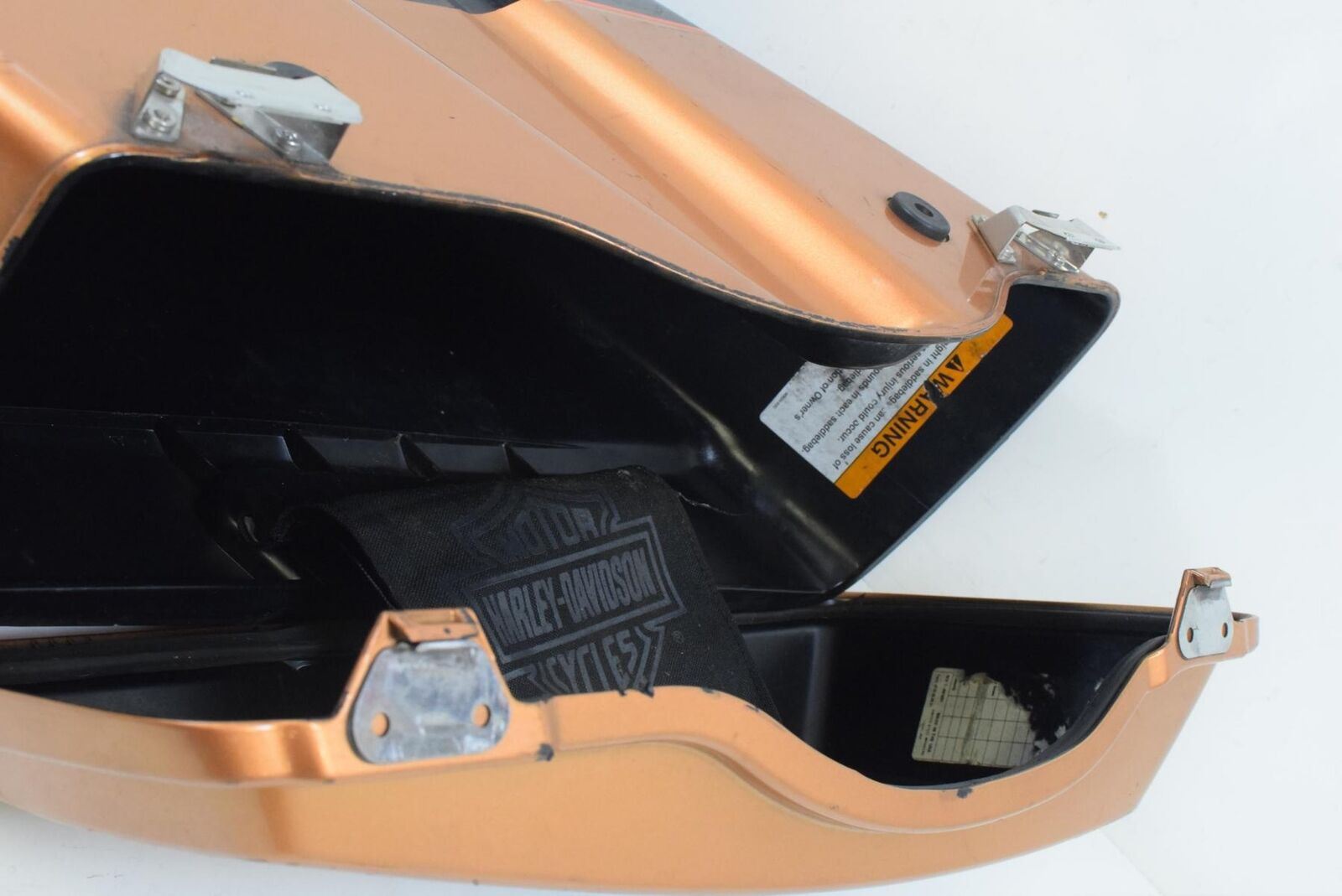 08 Harley Touring FLHTCU Electra Glide UC Right Saddlebag Saddle Bag 90752-93 {{ shop.shopifyCountryName }} - Mototech271