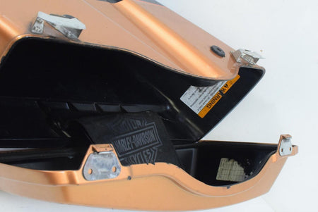 08 Harley Touring FLHTCU Electra Glide UC Right Saddlebag Saddle Bag 90752-93 {{ shop.shopifyCountryName }} - Mototech271
