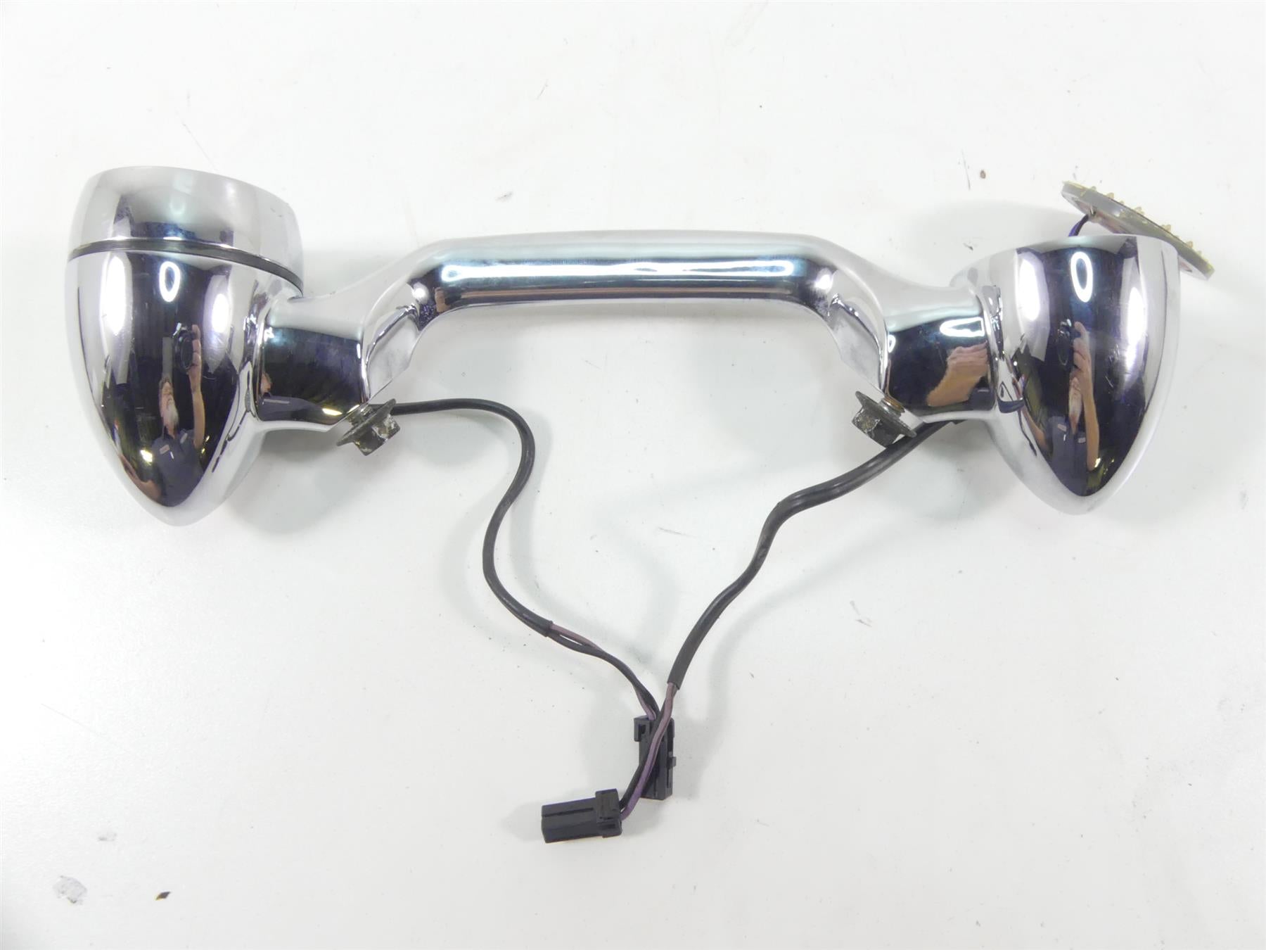 2004 Harley FLHTC SE CVO Electra Glide Rear Chrome Blinker Bar -Read 68508-04 {{ shop.shopifyCountryName }} - Mototech271