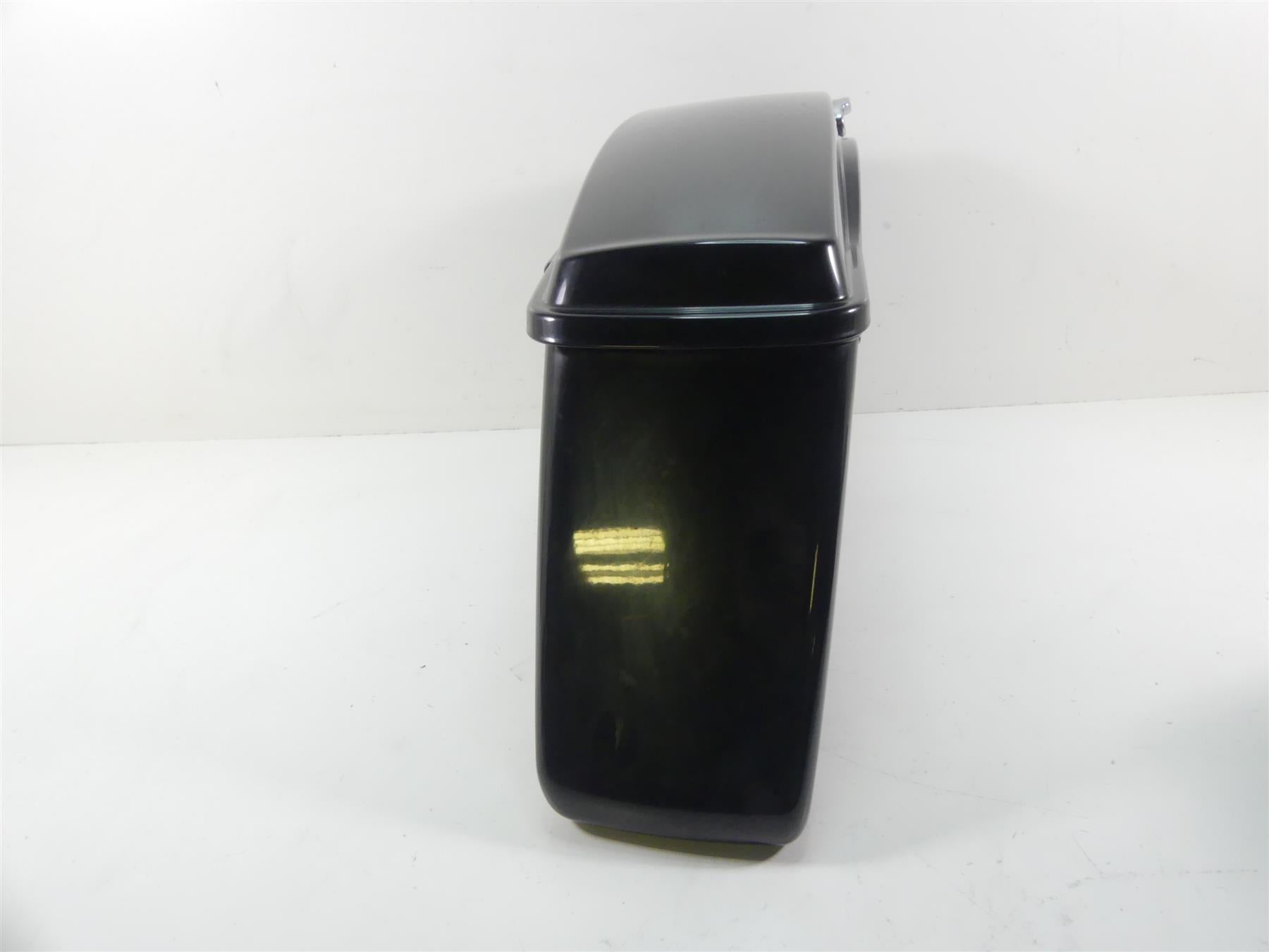 2014 Harley Touring FLHXS Street Glide Sp Left Saddlebag Saddle Bag 90200414 {{ shop.shopifyCountryName }} - Mototech271