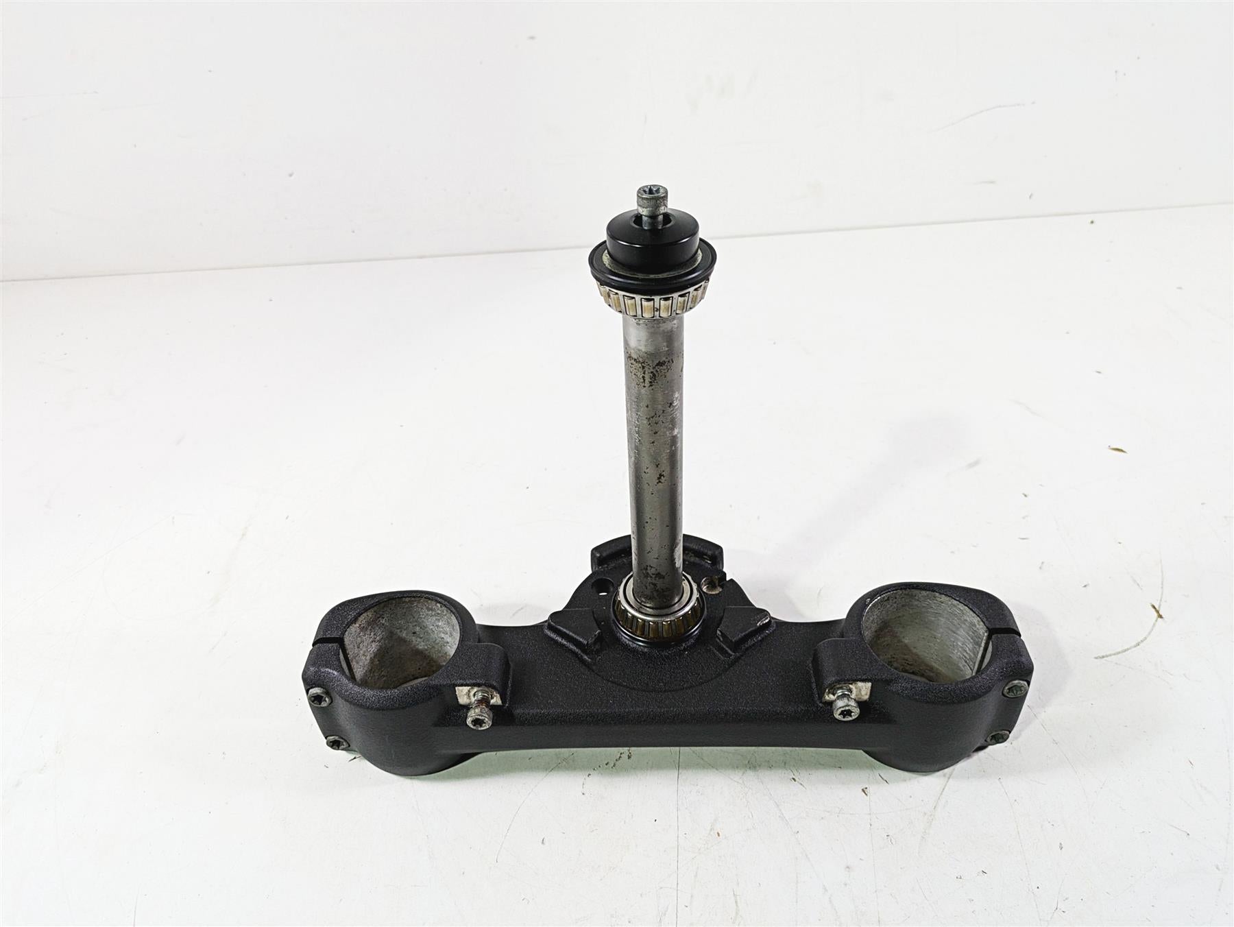 2018 Harley Softail FXFBS Fat Bob Lower Triple Tree Steering Clamp 59mm 45900192 {{ shop.shopifyCountryName }} - Mototech271