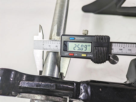 2020 Harley Touring FLHT Electra Glide Swingarm Swing Arm + Axle 47549-09A {{ shop.shopifyCountryName }} - Mototech271