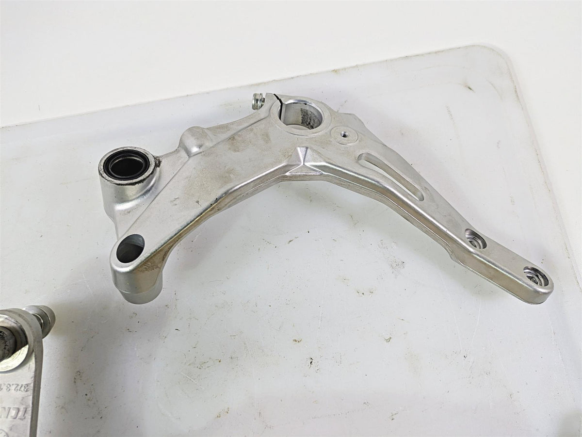 2022 Ducati Streetfighter V2 Rear Shock Suspension Damper 36522132A {{ shop.shopifyCountryName }} - Mototech271