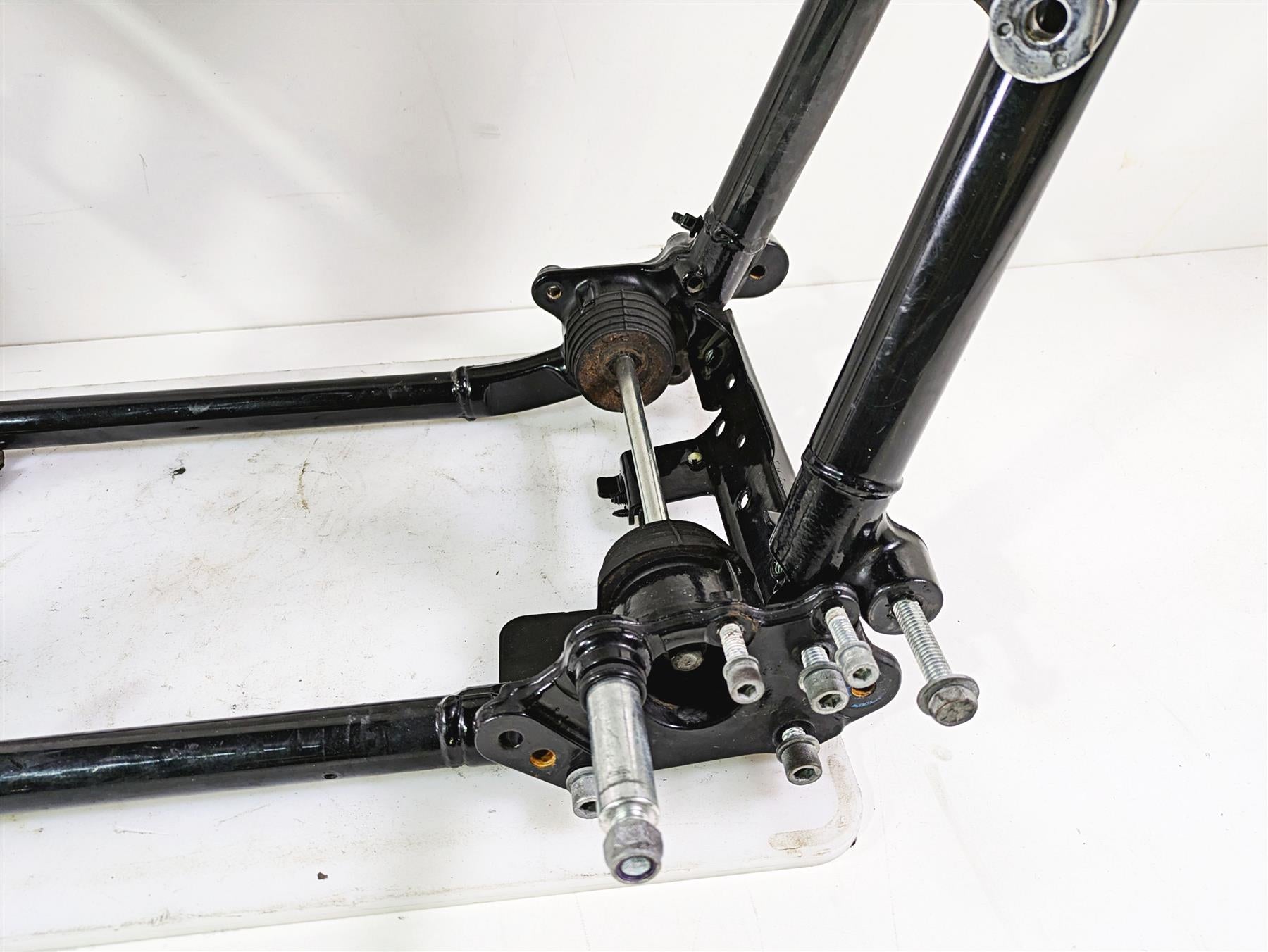 2017 Harley Touring FLHTKSE CVO E-Glide Straight Main Frame Chassis With Salvage Louisiana Title 47000344 {{ shop.shopifyCountryName }} - Mototech271