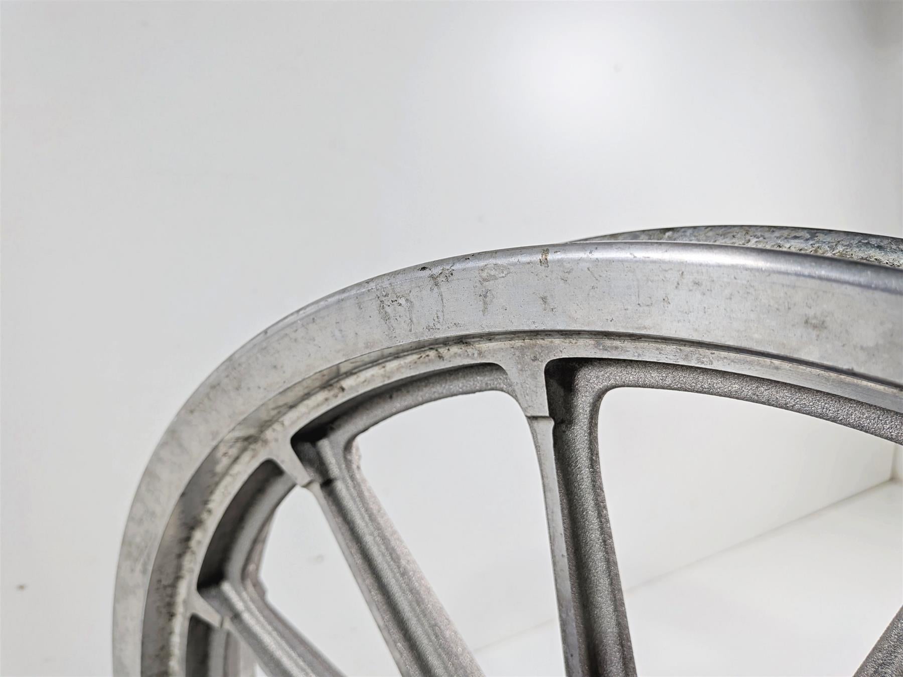 2006 Harley Sportster XL883 Low Front Wheel Rim 19x2.15 13 Spoke 43499-00A {{ shop.shopifyCountryName }} - Mototech271