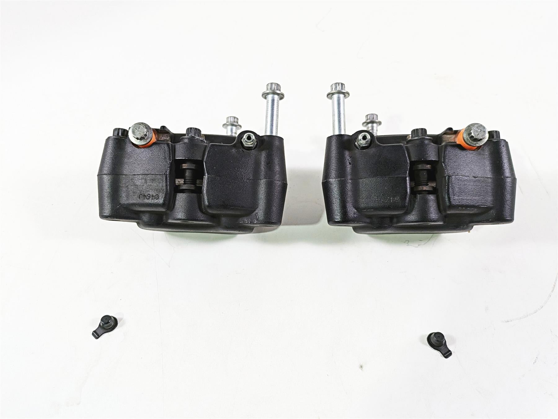 2014 Harley FXDL Dyna Low Rider Front Brake Caliper Set 41300001 41300002 {{ shop.shopifyCountryName }} - Mototech271